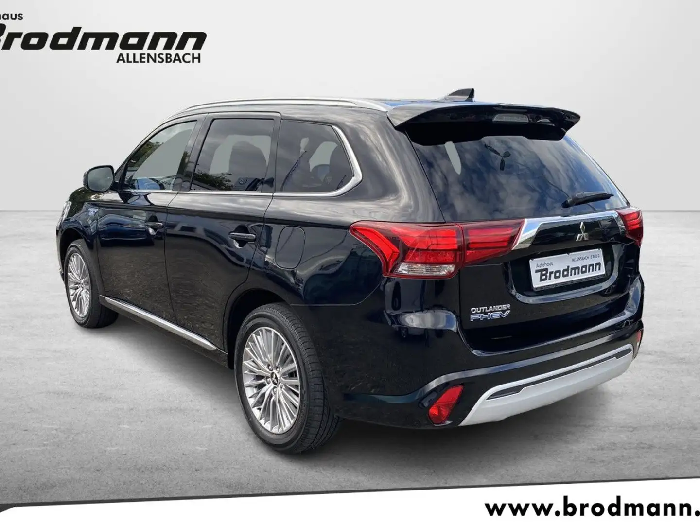 Mitsubishi Outlander 2.4 4WD Plug-In Hybrid Spirit AHK-Navi-R Schwarz - 2