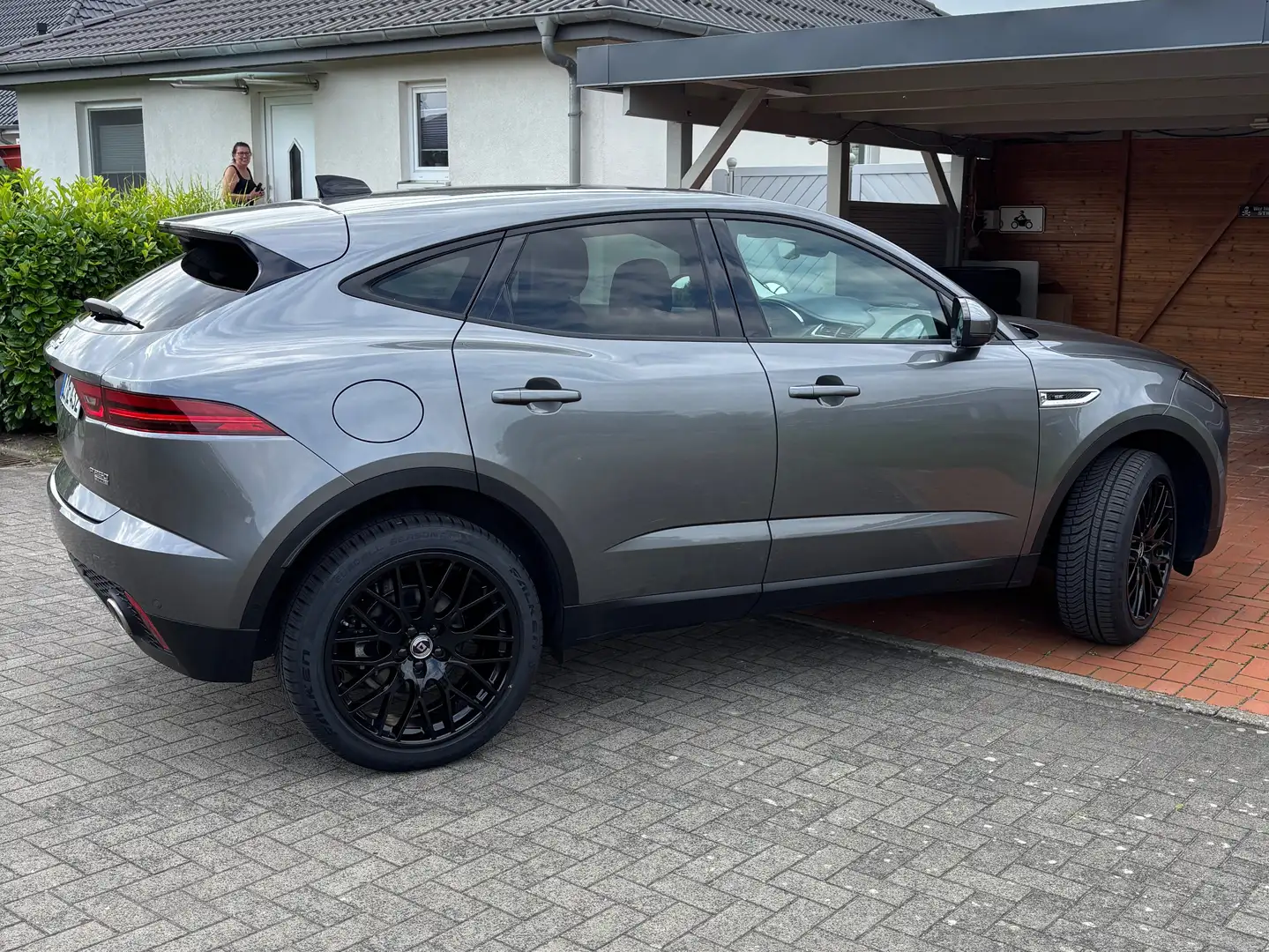 Jaguar E-Pace E-Pace P250 AWD Aut. SE Grau - 1