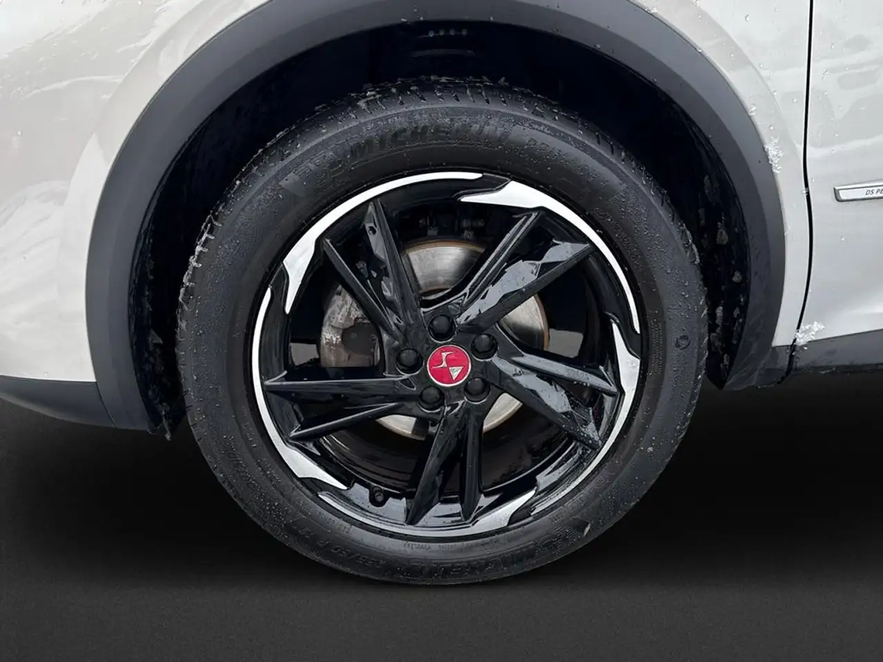 DS Automobiles DS 7 Crossback Performance Line 7