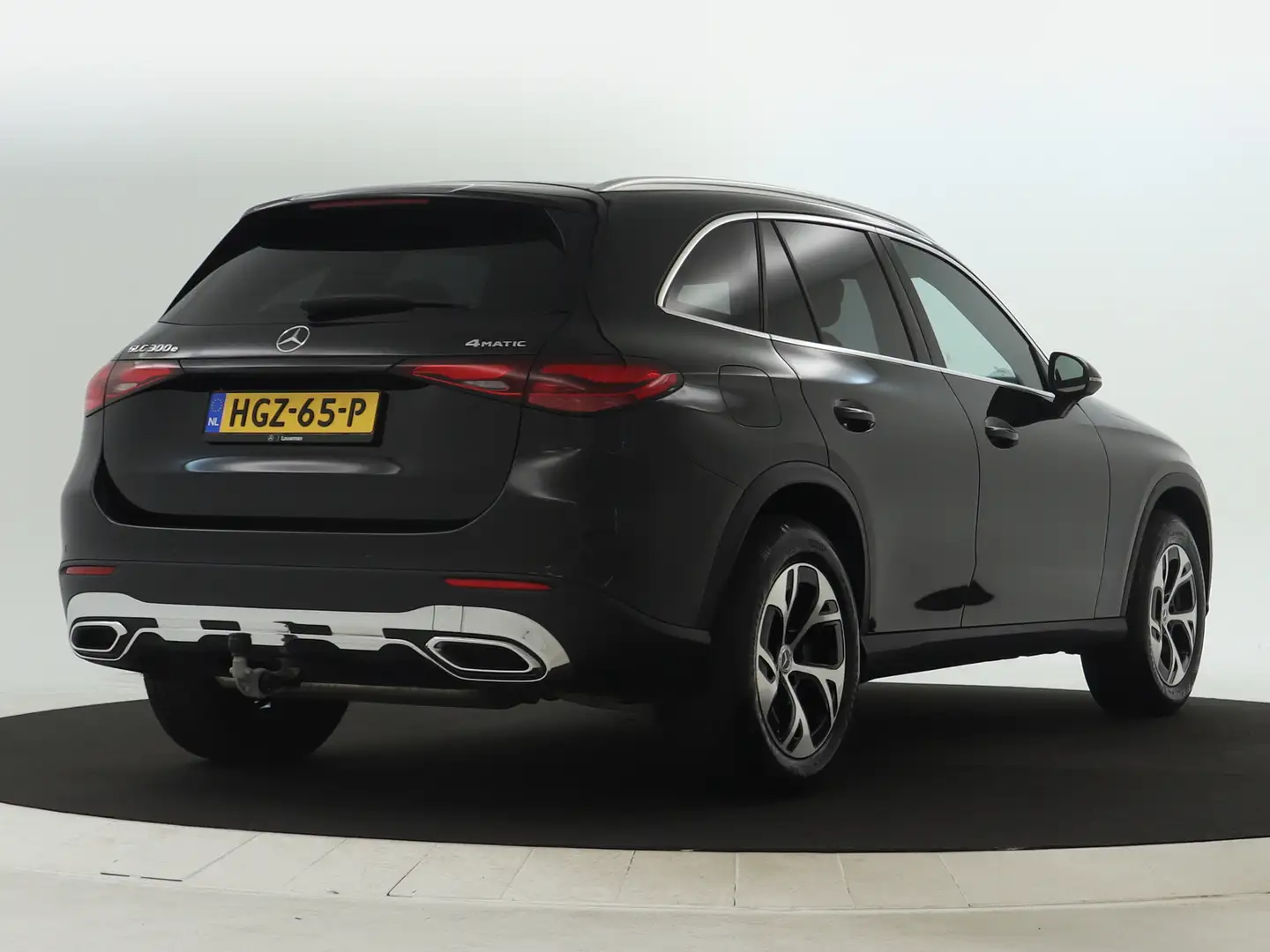 Mercedes-Benz GLC 300 e | Achteruitrijcamera | Distronic | Leder | Elekt Zwart - 2