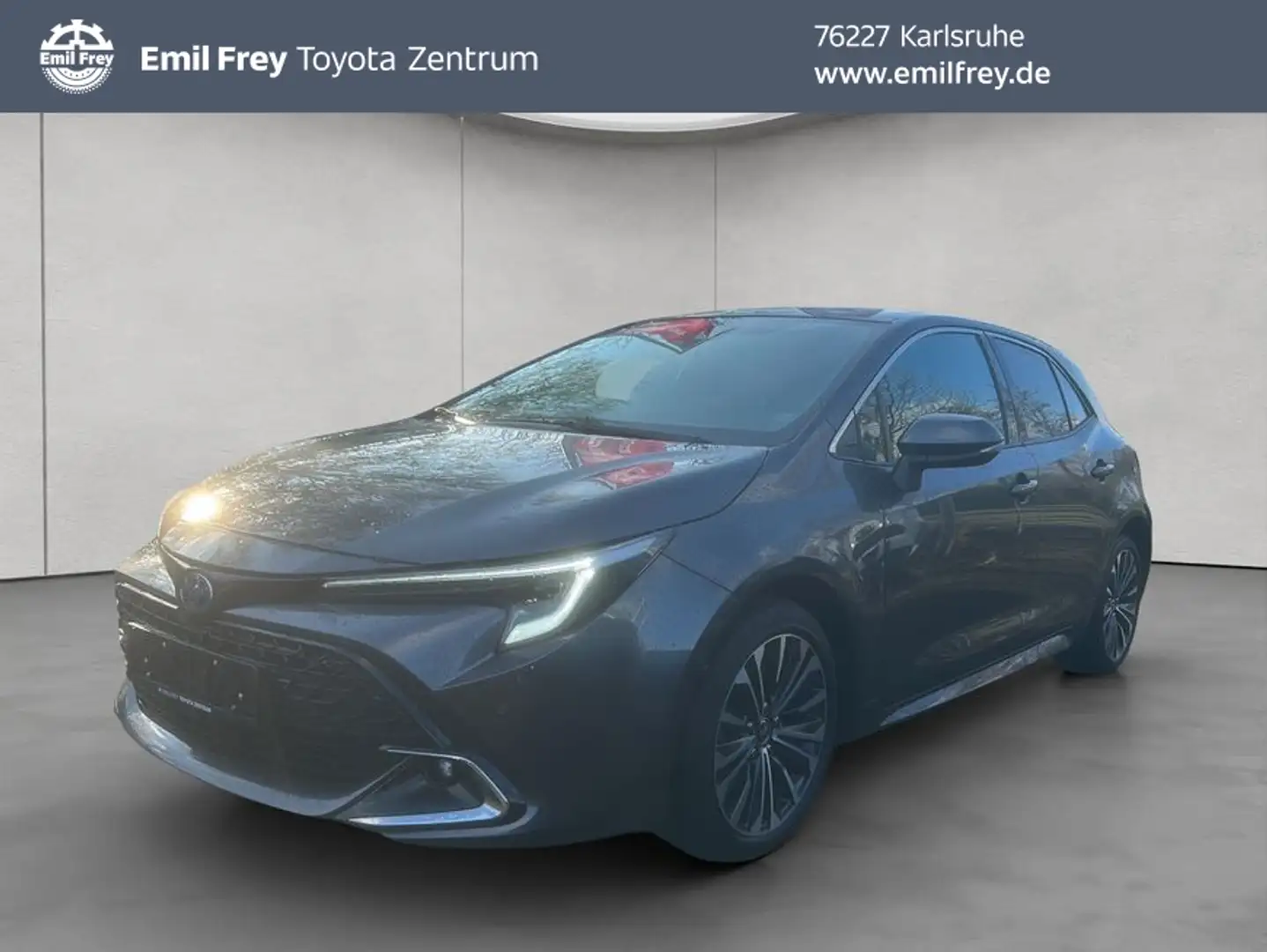 Toyota Corolla 1.8 Hybrid Team D, LED, Keyless Grijs - 1