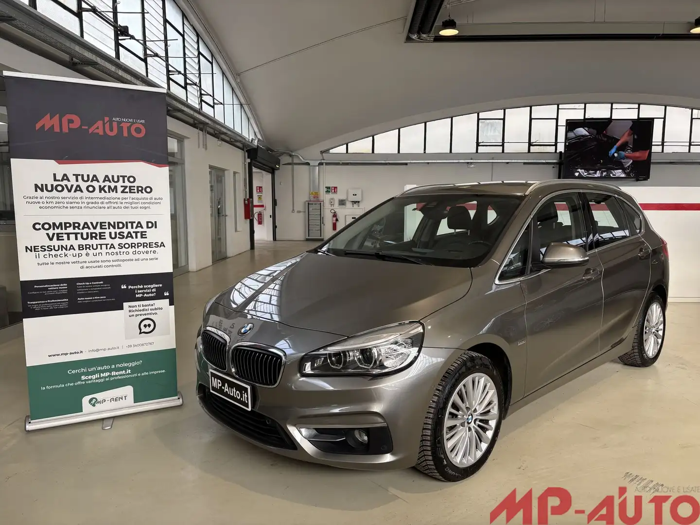 BMW 220 220d Active Tourer Luxury AUTOMATICA Brons - 1