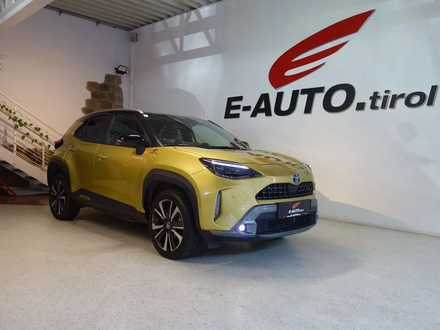 Toyota Yaris Cross Hybrid AWD Premiere Aut. *VOLL *FIRST-ED. *ERSTBE Gold - 1