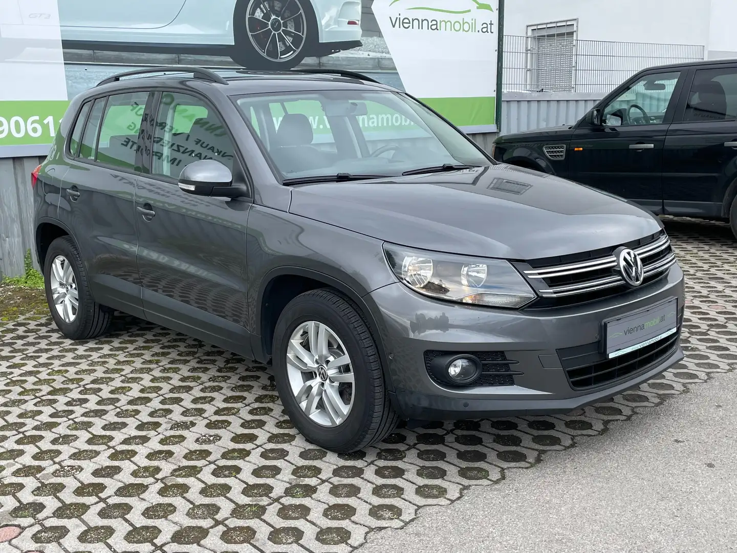 Volkswagen Tiguan Tiguan 2,0 TDI * 1. Besitz * Servicegepflegt * Grau - 1
