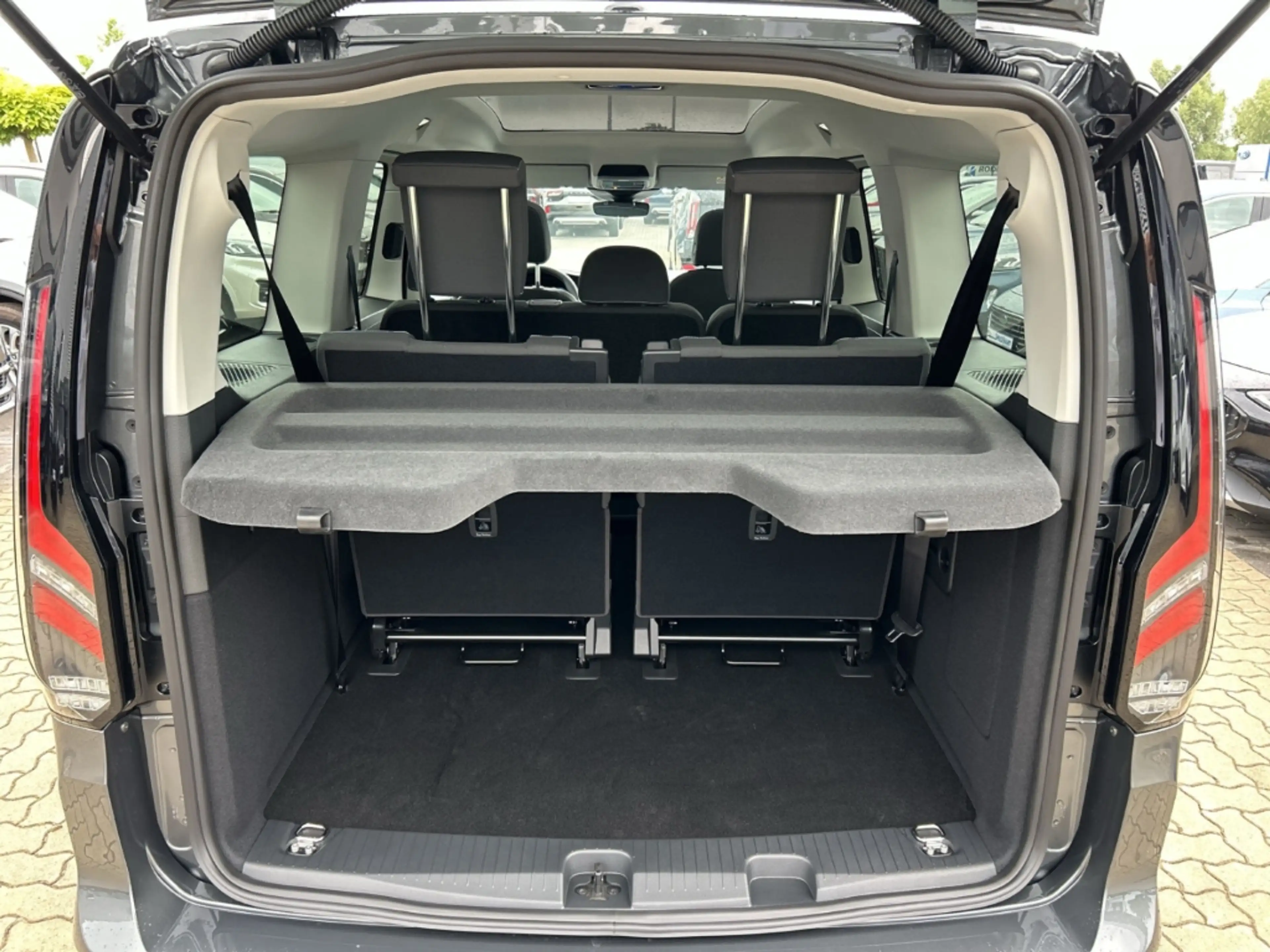 Ford Tourneo Connect Grand PHEV Active Kamera PDCv+h WLAN-Hotspot — photo 9