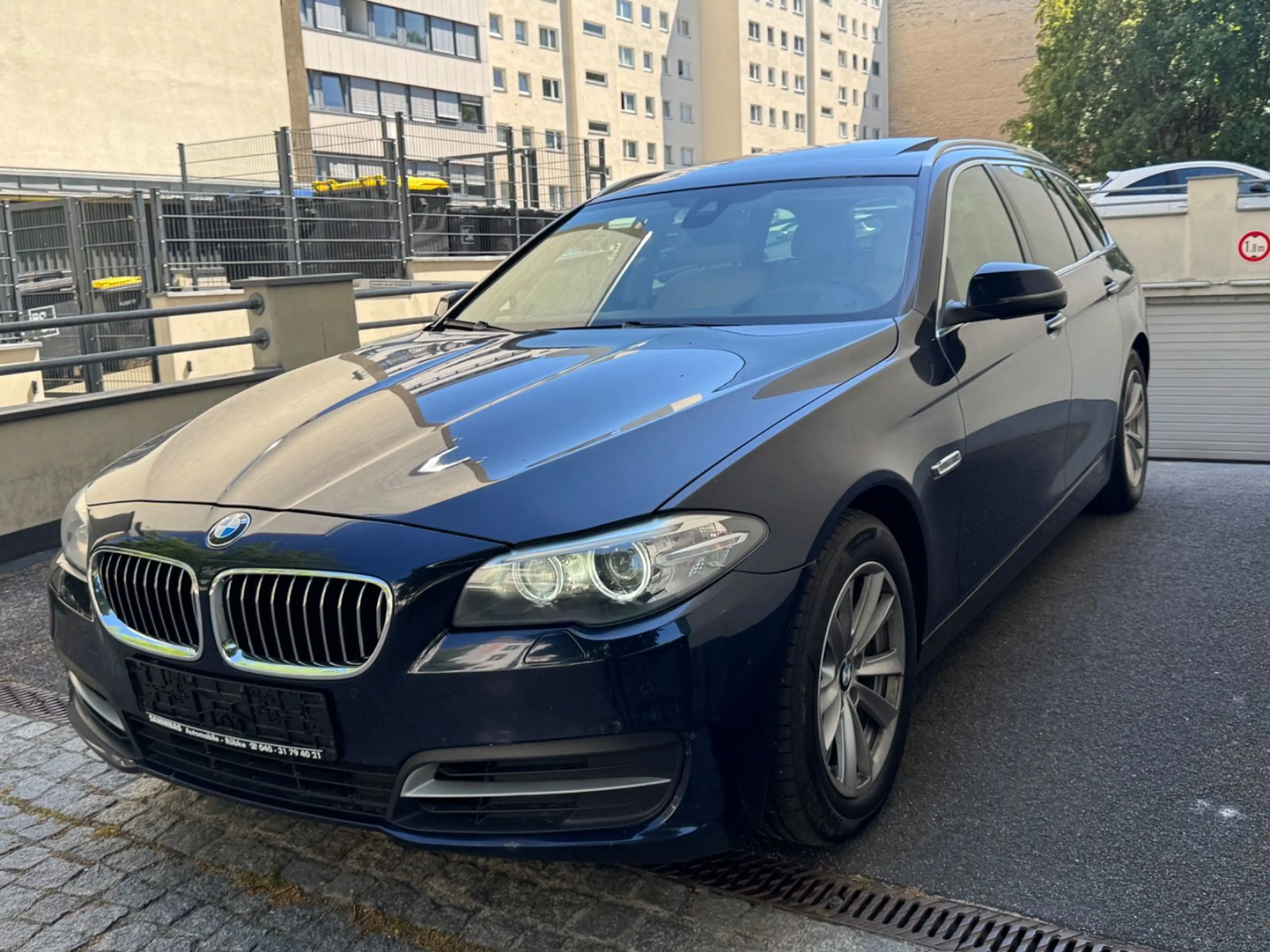 BMW 525 d Touring /PANO/HUD/AHK/Spurh/MEMORY/LEDER — photo 3