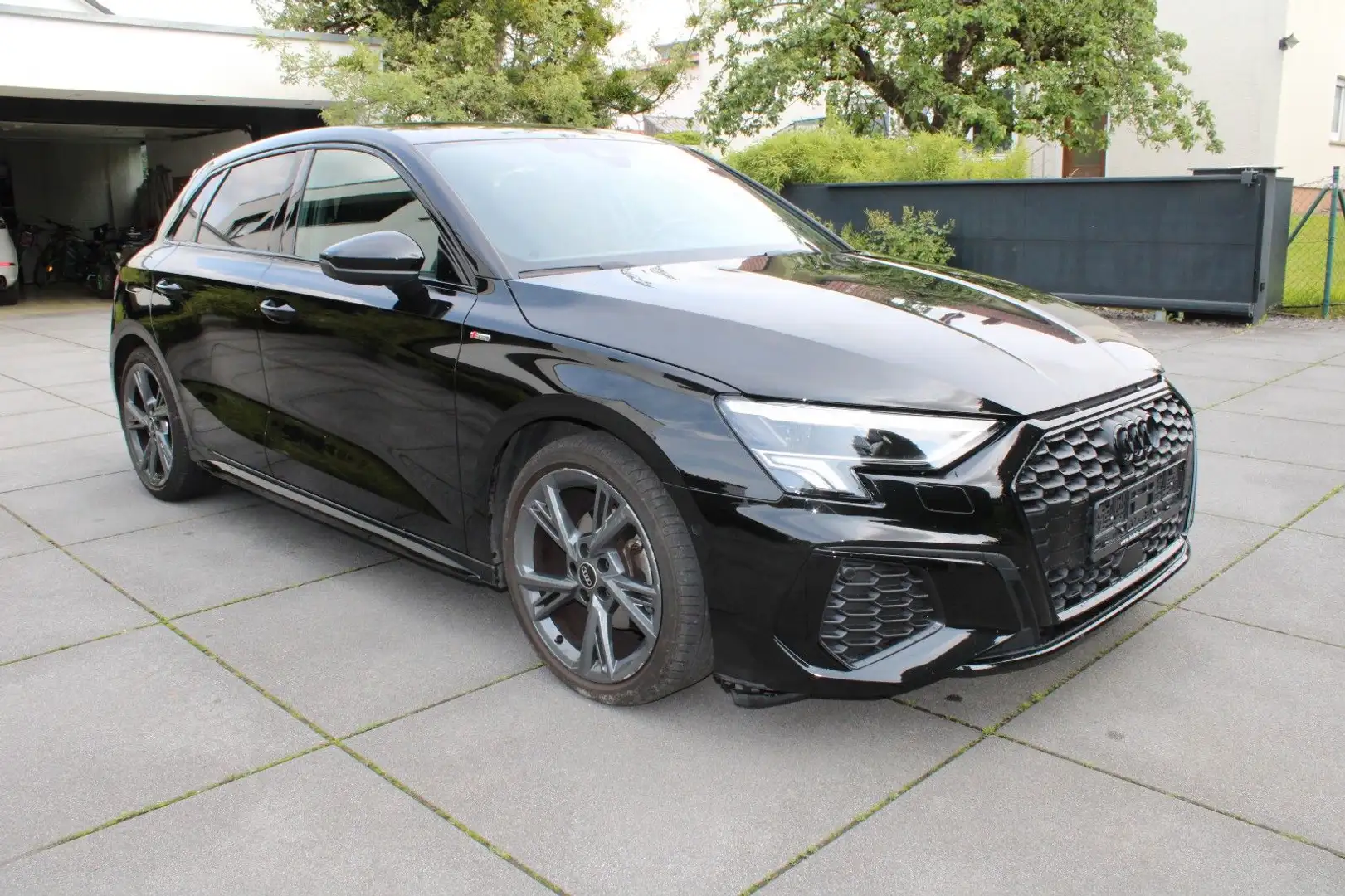 Audi A3 Sportback 30 TFSI S line**ACC/VC/CAM/DAB** Schwarz - 2