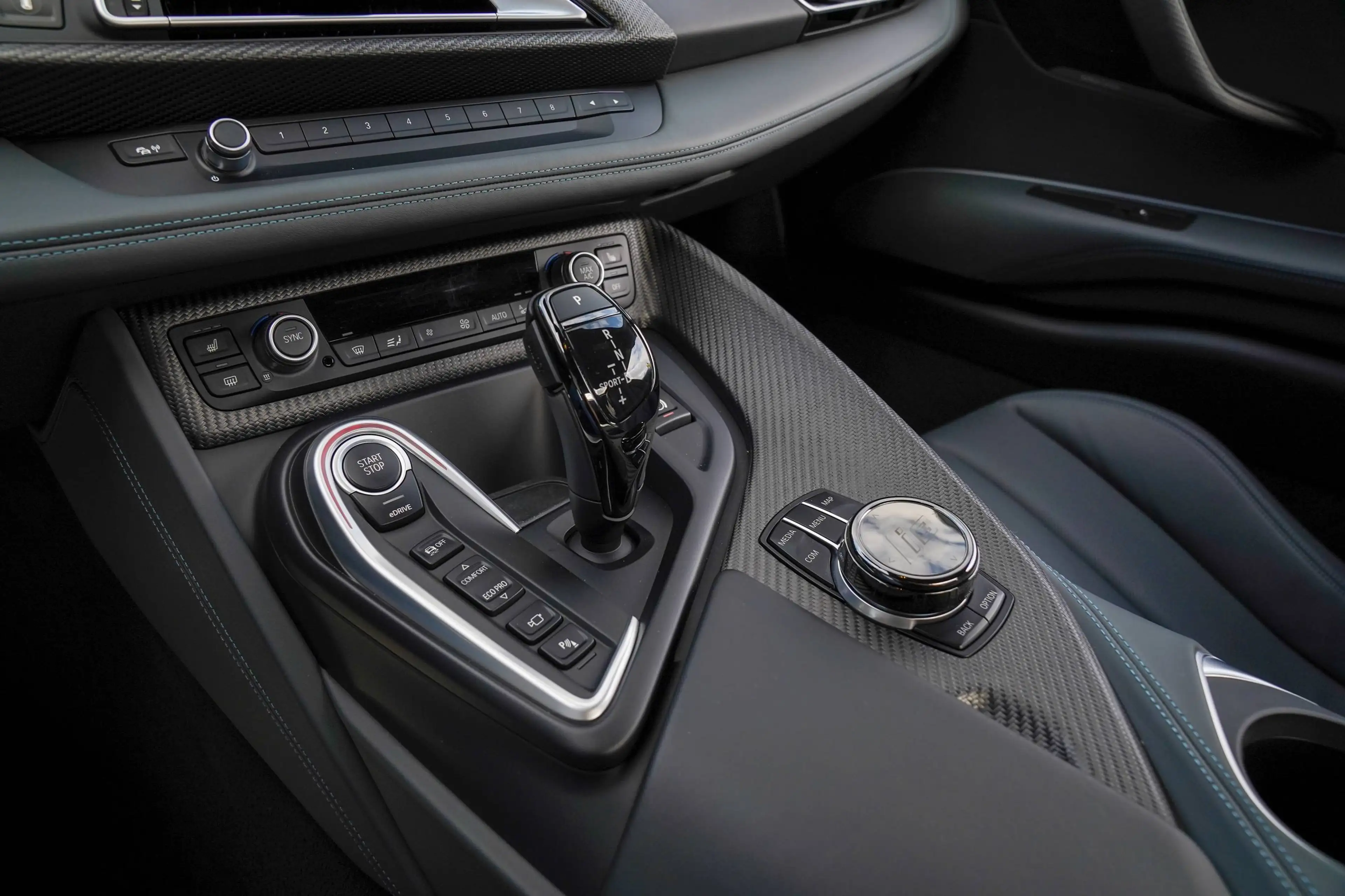 BMW i8 ROADSTER NAVI/HUD/KEYLESS/HARMAN/LED — photo 12