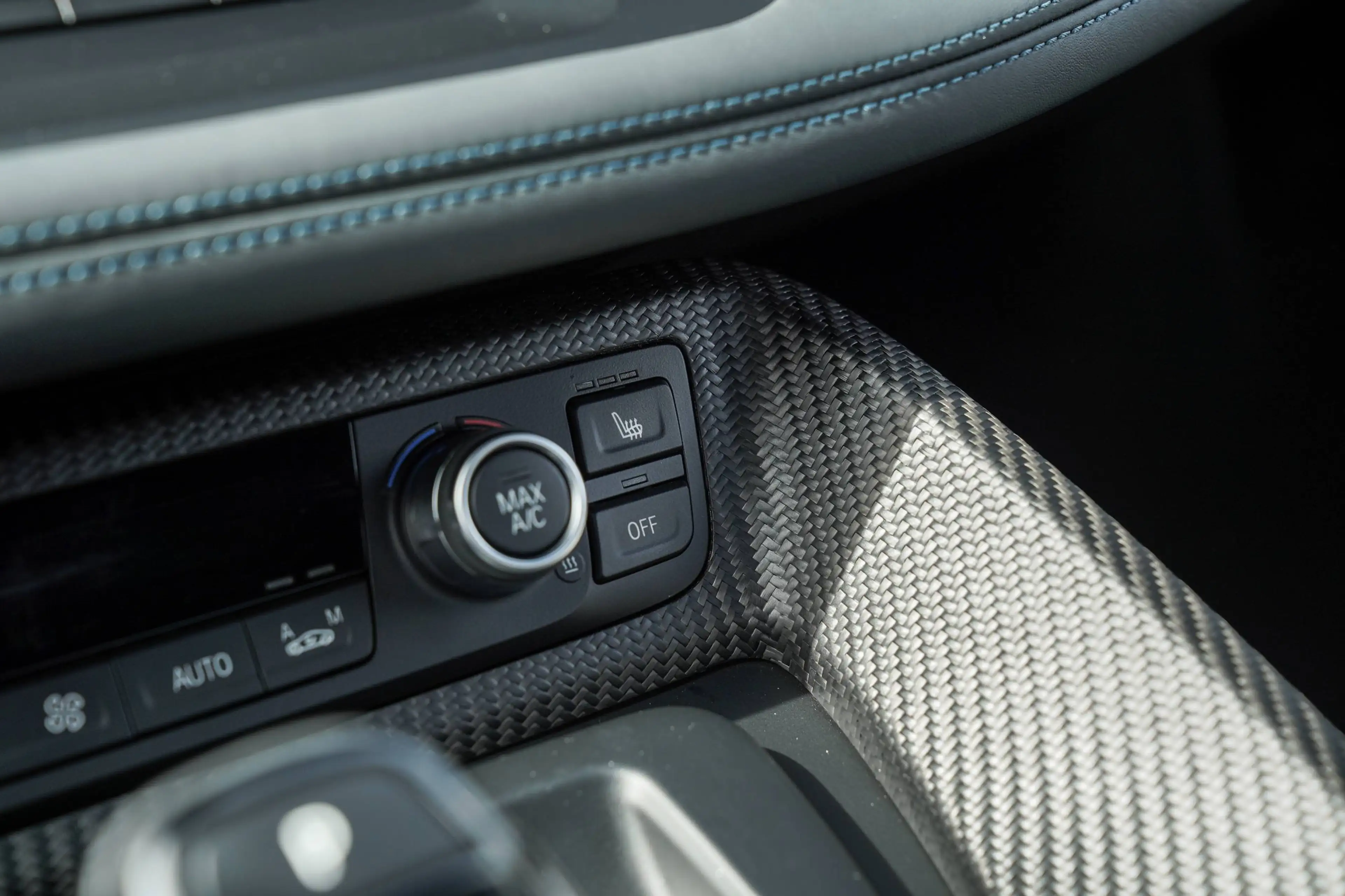 BMW i8 ROADSTER NAVI/HUD/KEYLESS/HARMAN/LED — photo 14