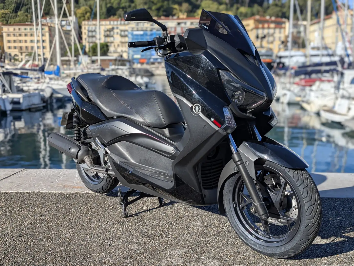 Yamaha X-Max 125 Noir - 1
