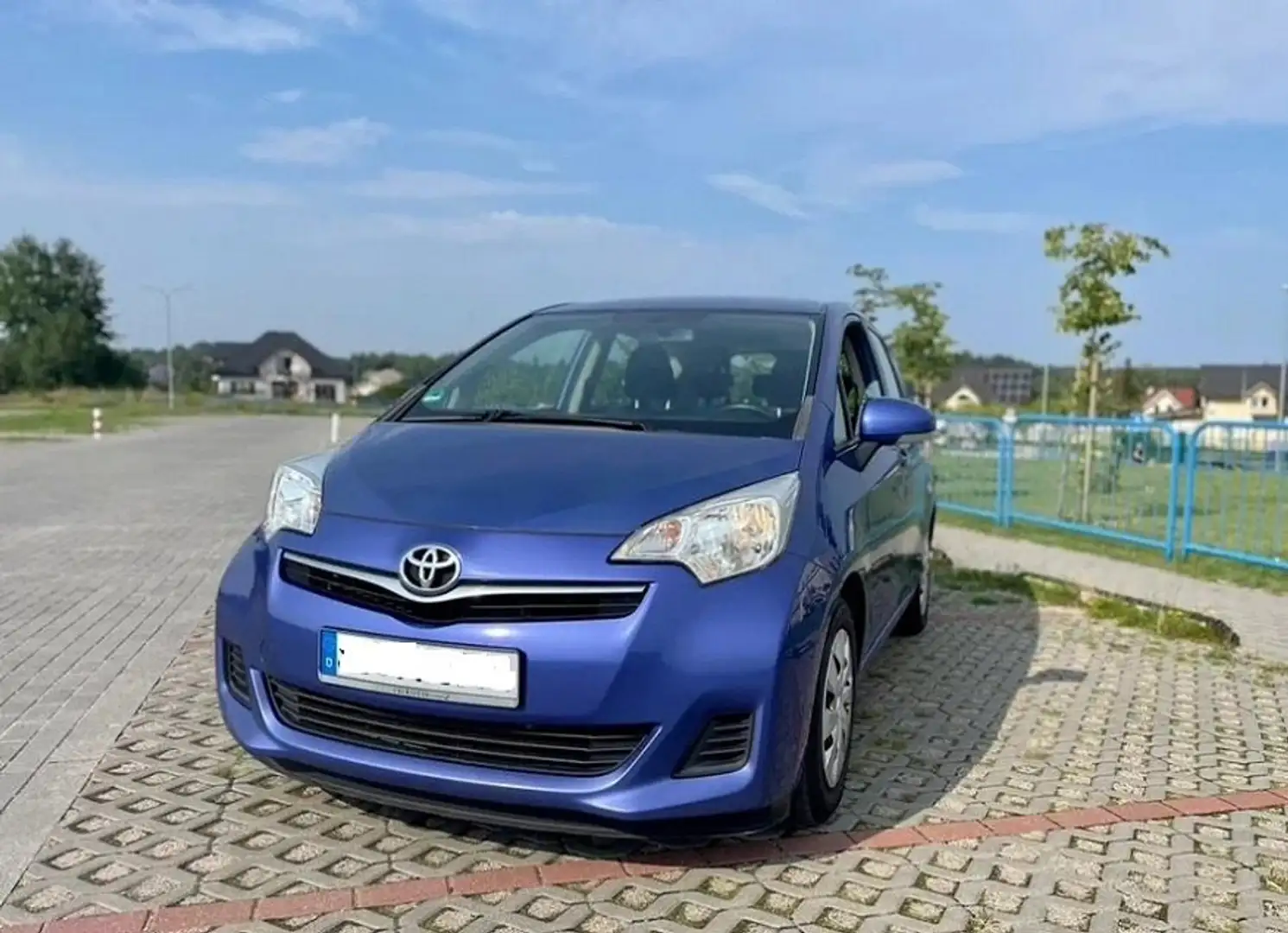 Toyota Verso-S Verso S 1.33 VVT-i Start-Stop Multidrive Life Blau - 2