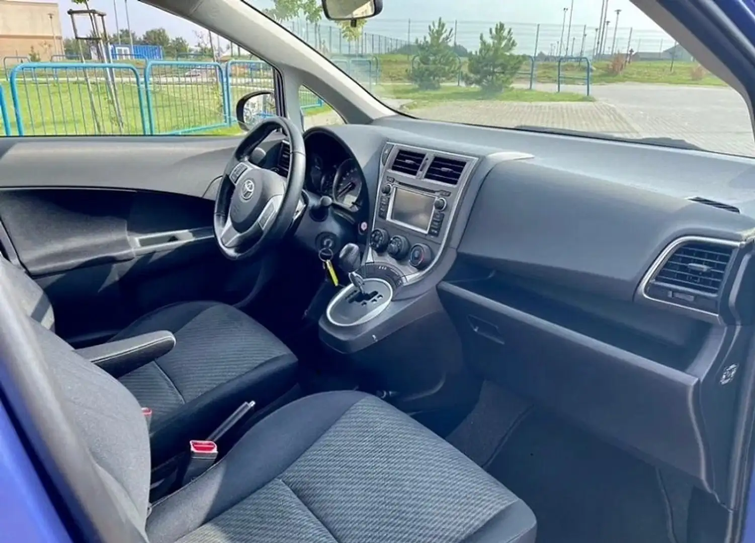 Toyota Verso-S Verso S 1.33 VVT-i Start-Stop Multidrive Life Blau - 1