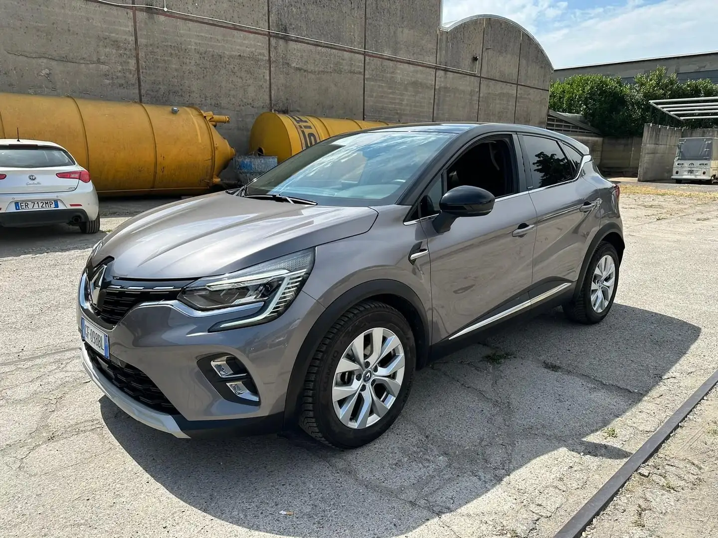 Renault Captur Plug-in Hybrid E-Tech 160 CV Intens Grigio - 1