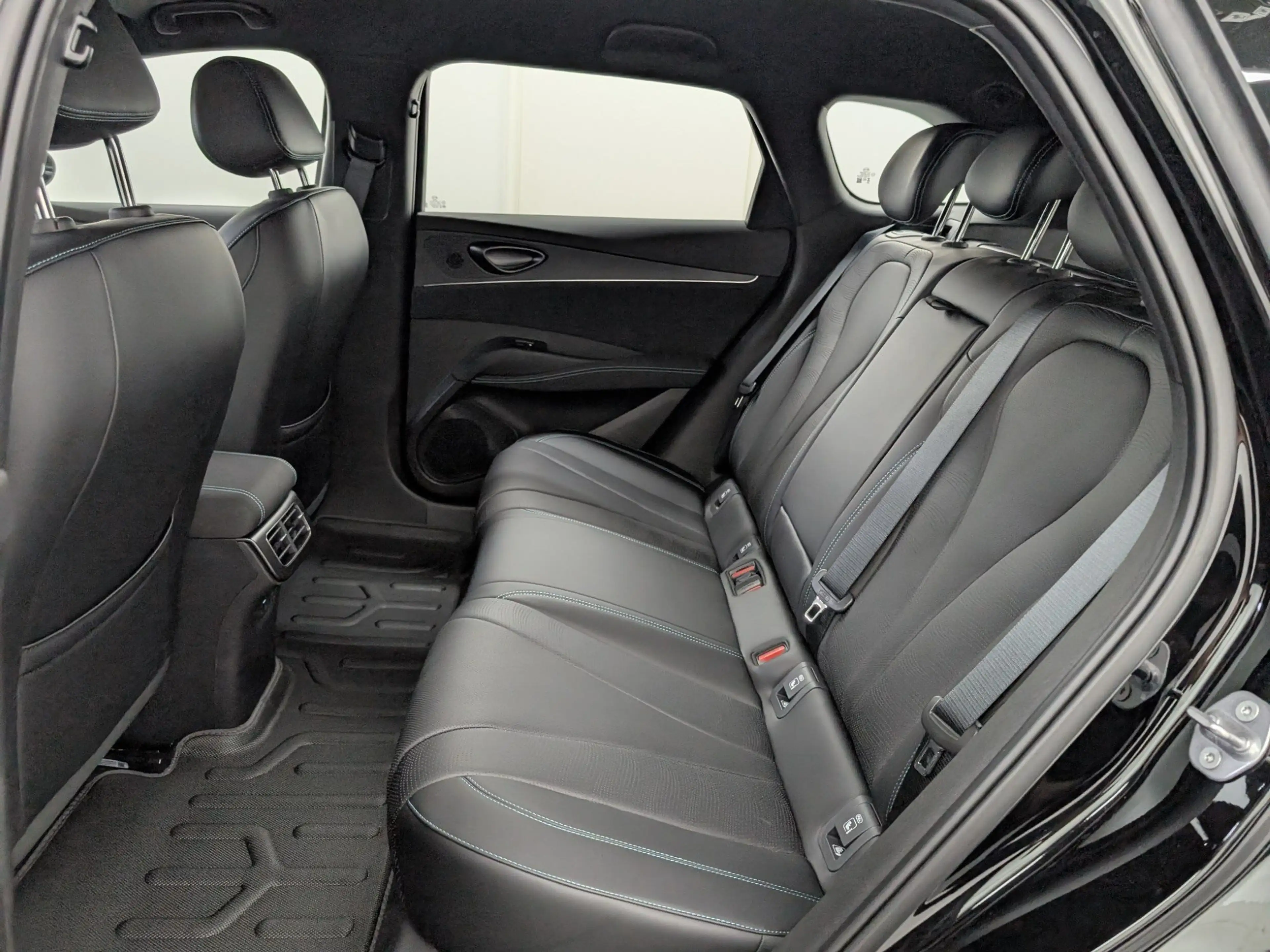 BYD Seal 6 DM-i Touring Boost LED Klima Navi — photo 9