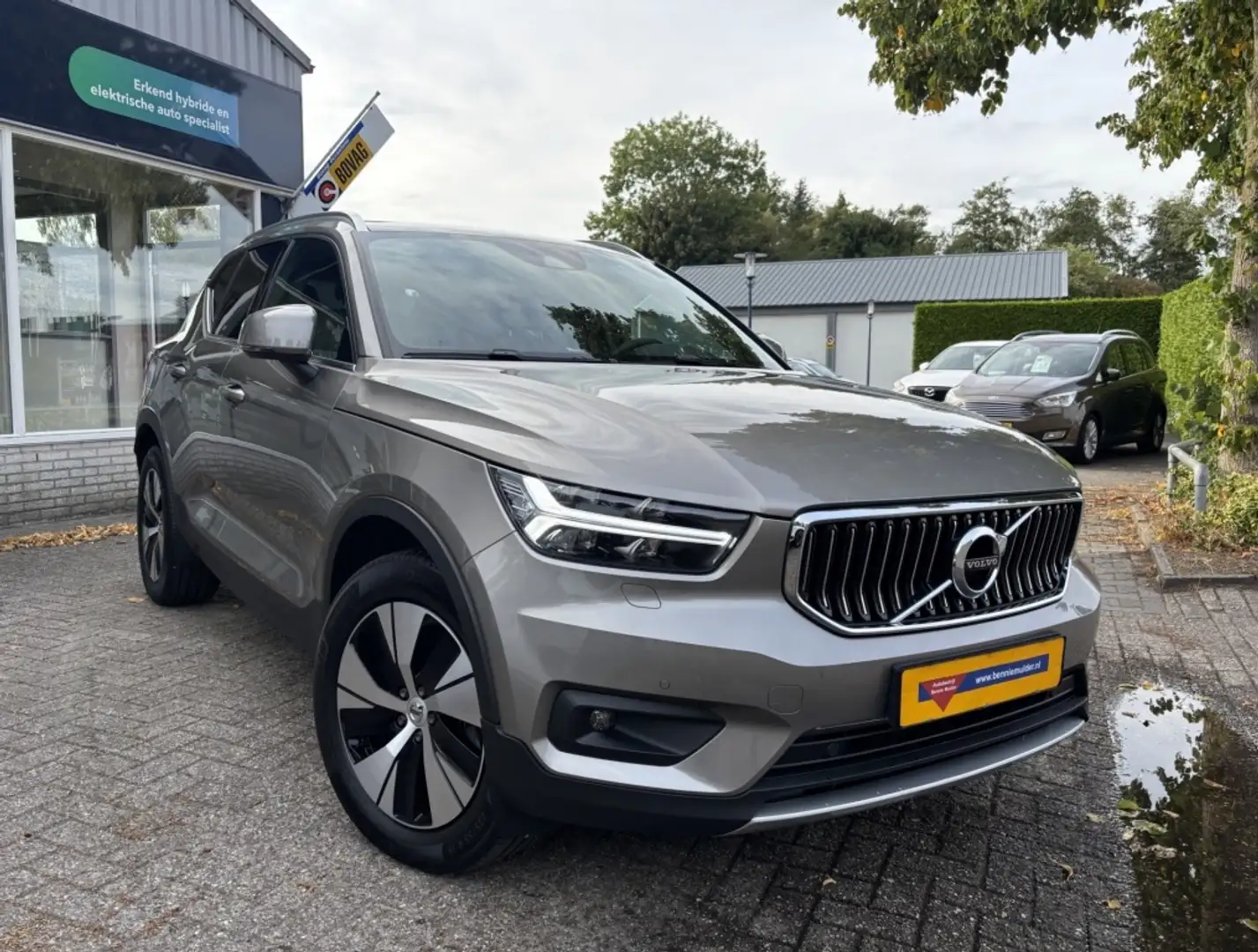 Volvo XC40 1.5 T4 Recharge ADAP. CRUISE / TREKHAAK / CAMERA Grijs - 2