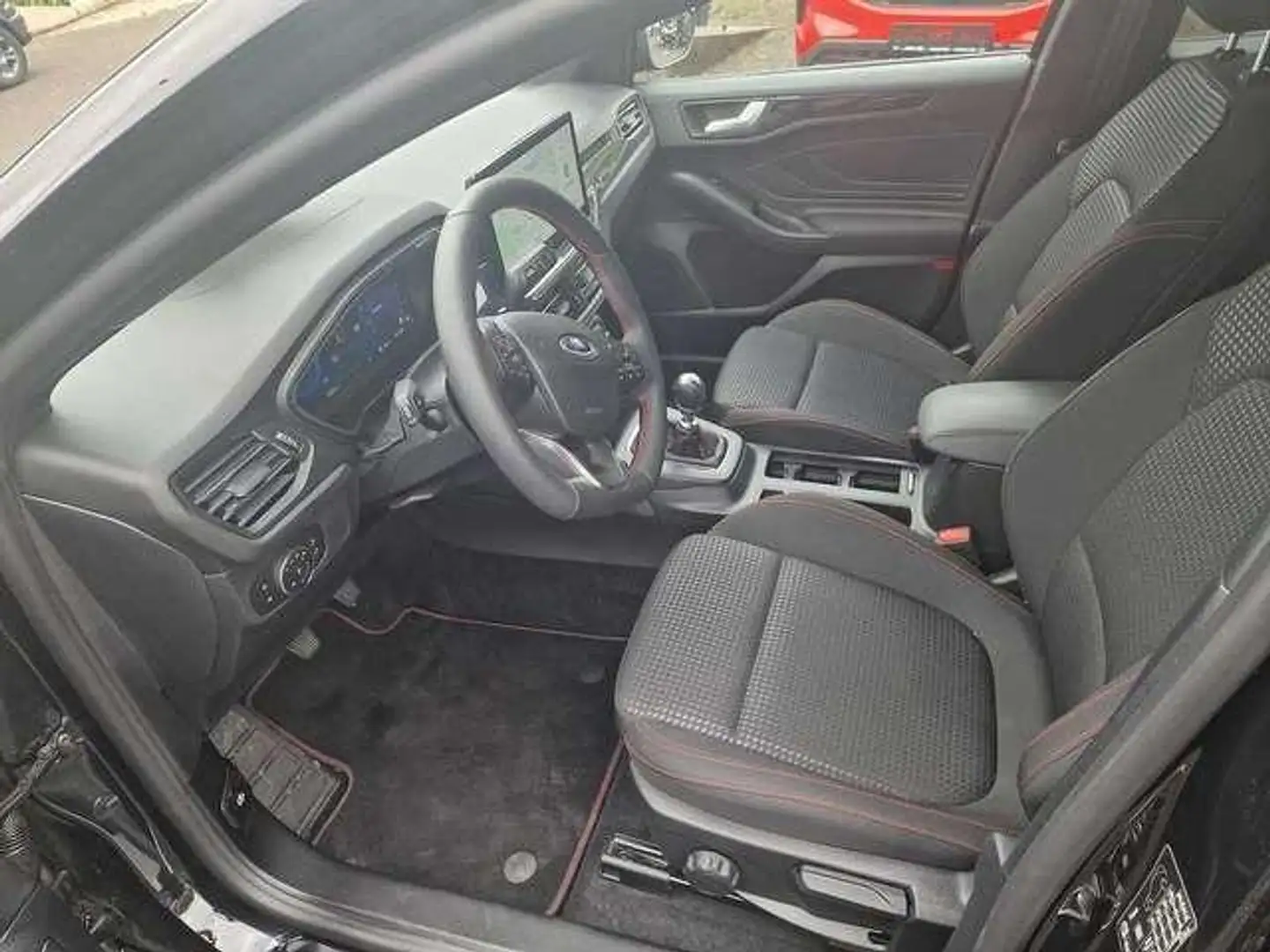 Ford Focus Turnier 1.0 EcoBoost Hybrid ST-LINE X Zwart - 2