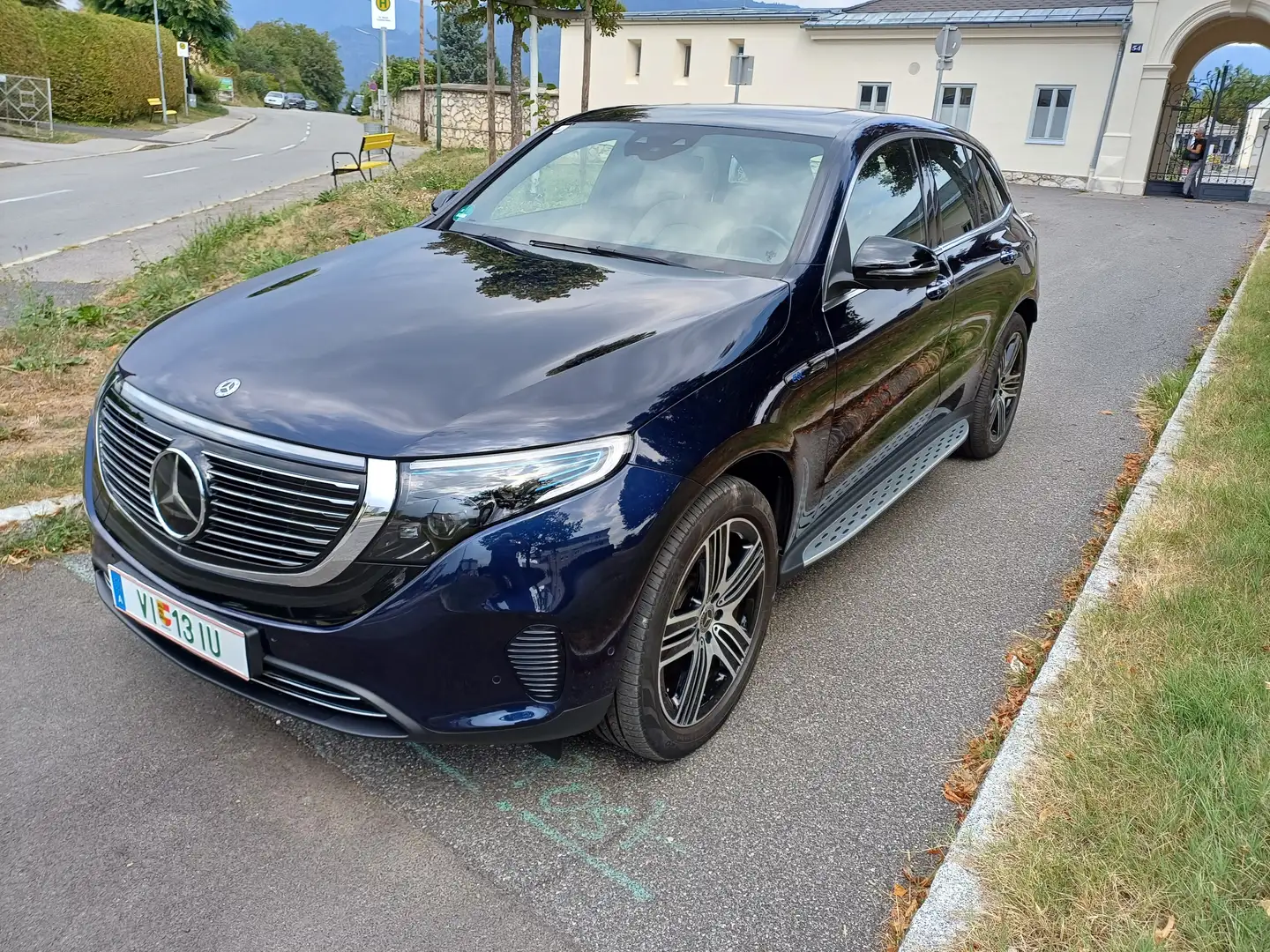 Mercedes-Benz EQC 400 EQC 400 4MATIC 80kWh Aut. Blau - 1