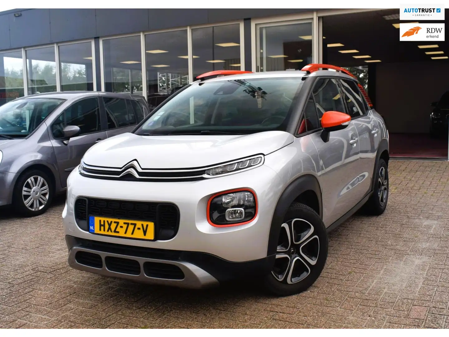 Citroen C3 Aircross 1.2 PureTech S&S Feel | LED VERLICHTING | CLIMATE Grijs - 1