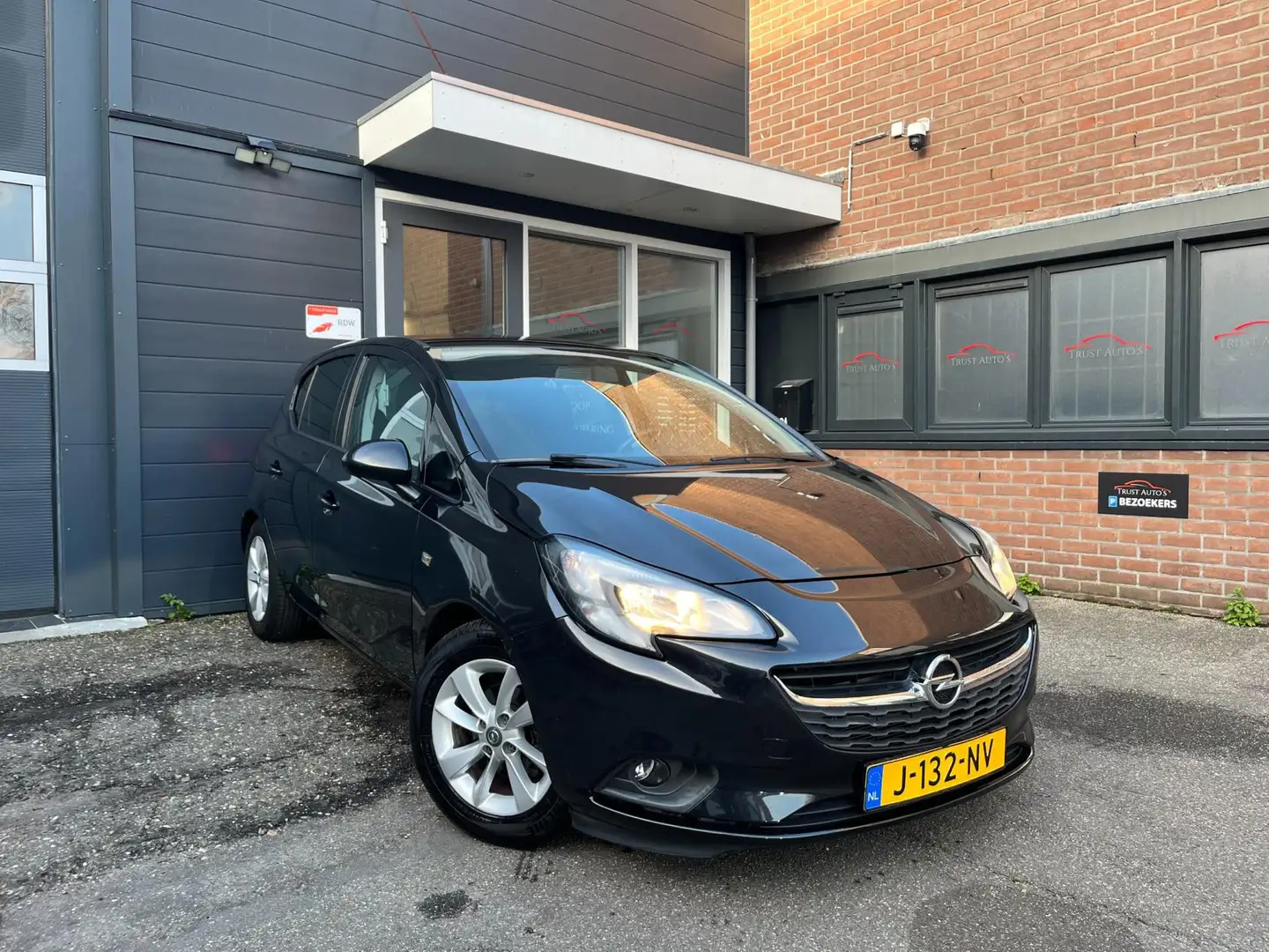 Opel Corsa 1.4 Business+ Zwart - 1