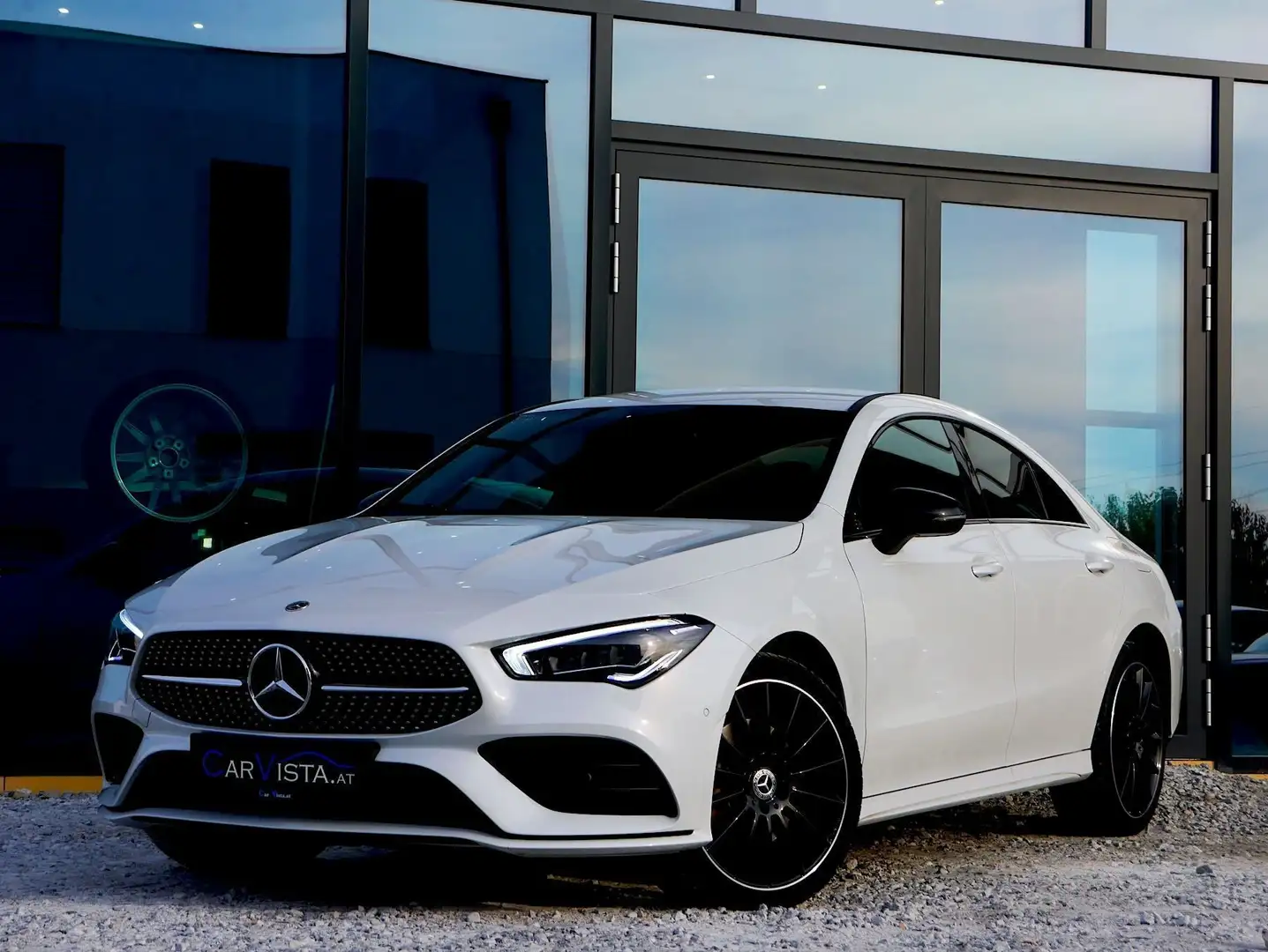 Mercedes-Benz CLA 250 e Aut. AMG-LINE *Night - Paket* Weiß - 1