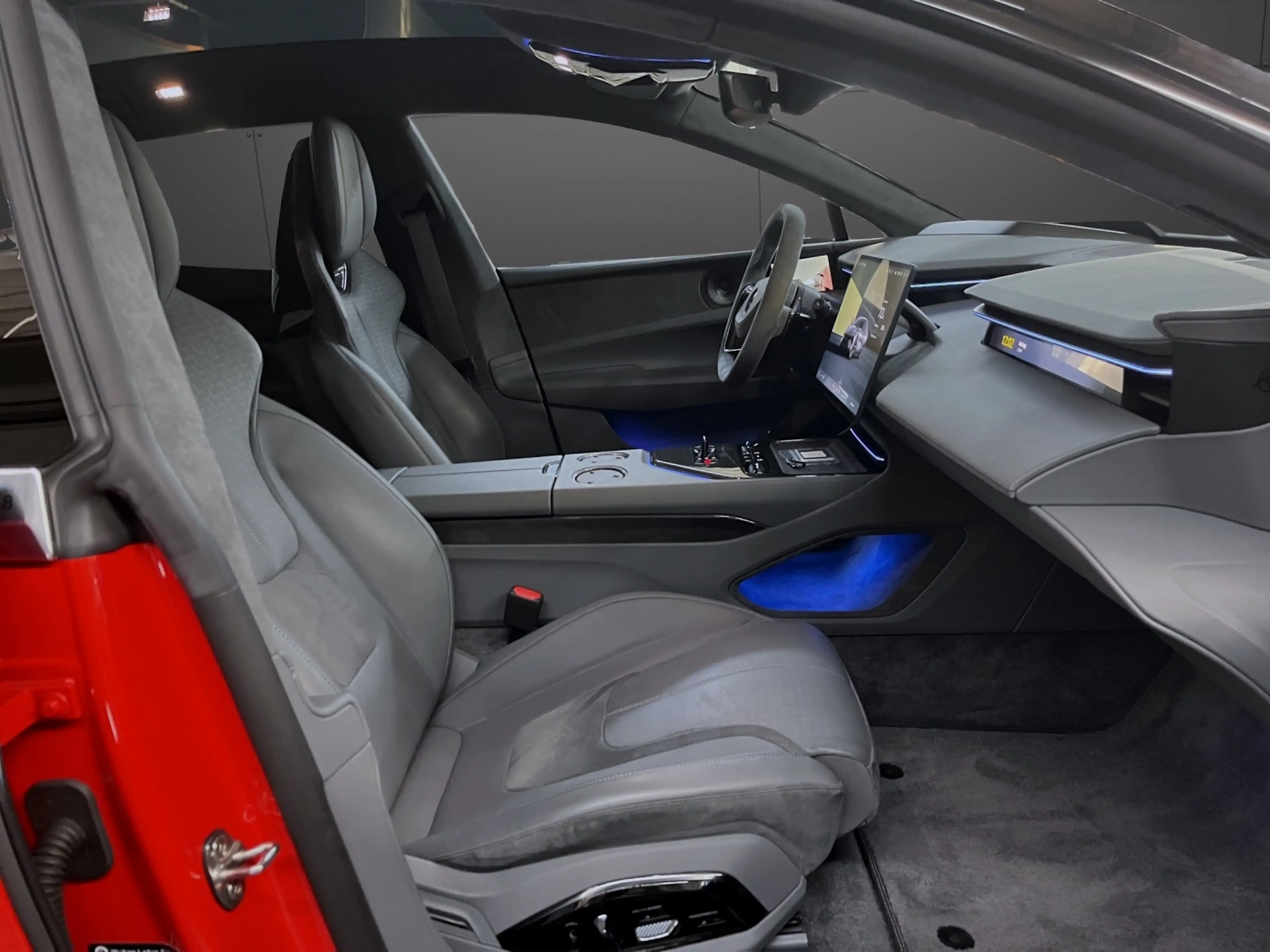 Lotus Emeya S — photo 15