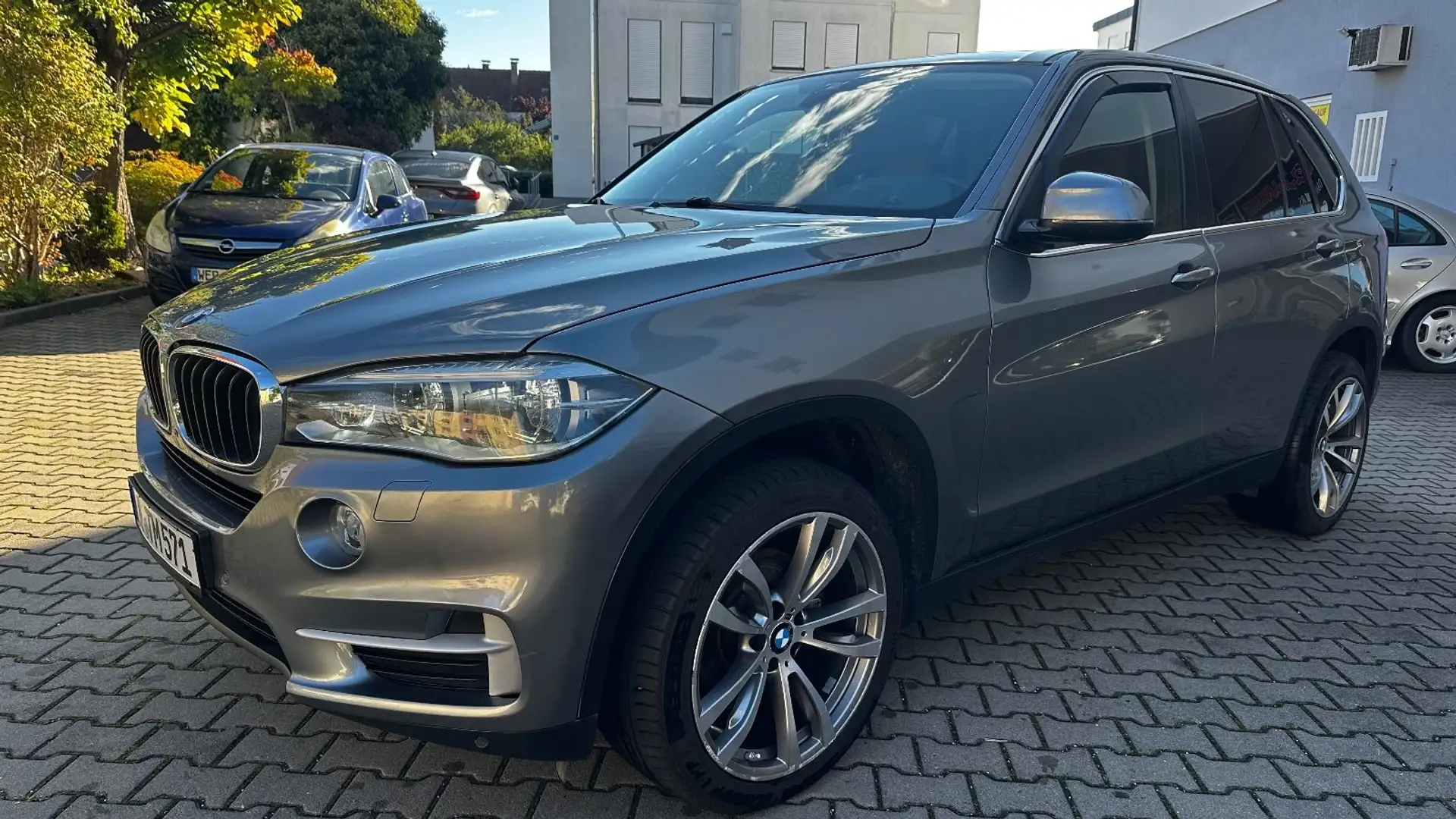 BMW X5 Baureihe X5 xDrive 30 d(TÜV 02,2027)NAVI Grau - 1
