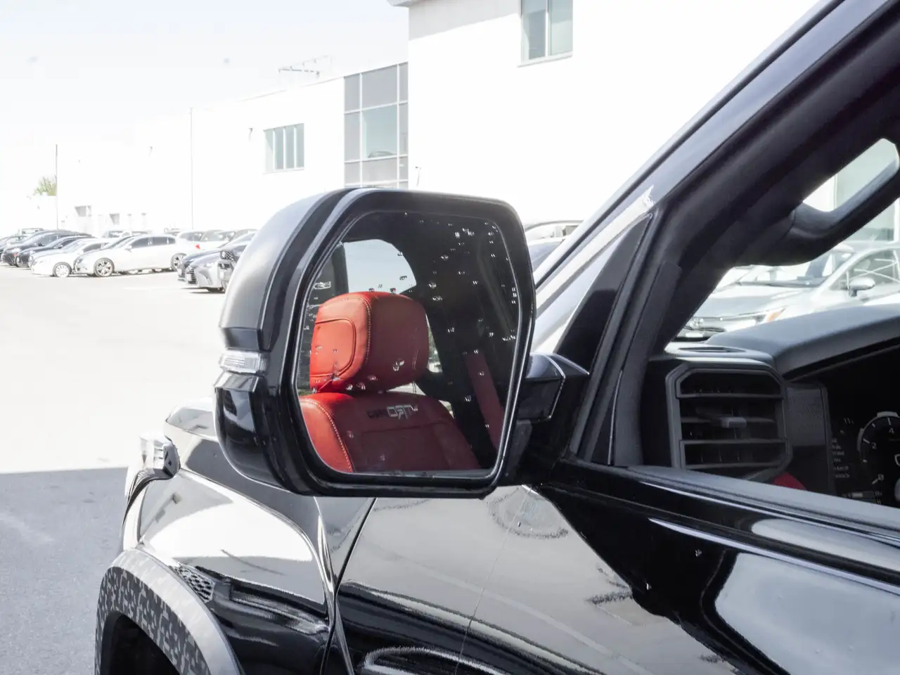 Toyota Tundra снимка Toyota Tundra
