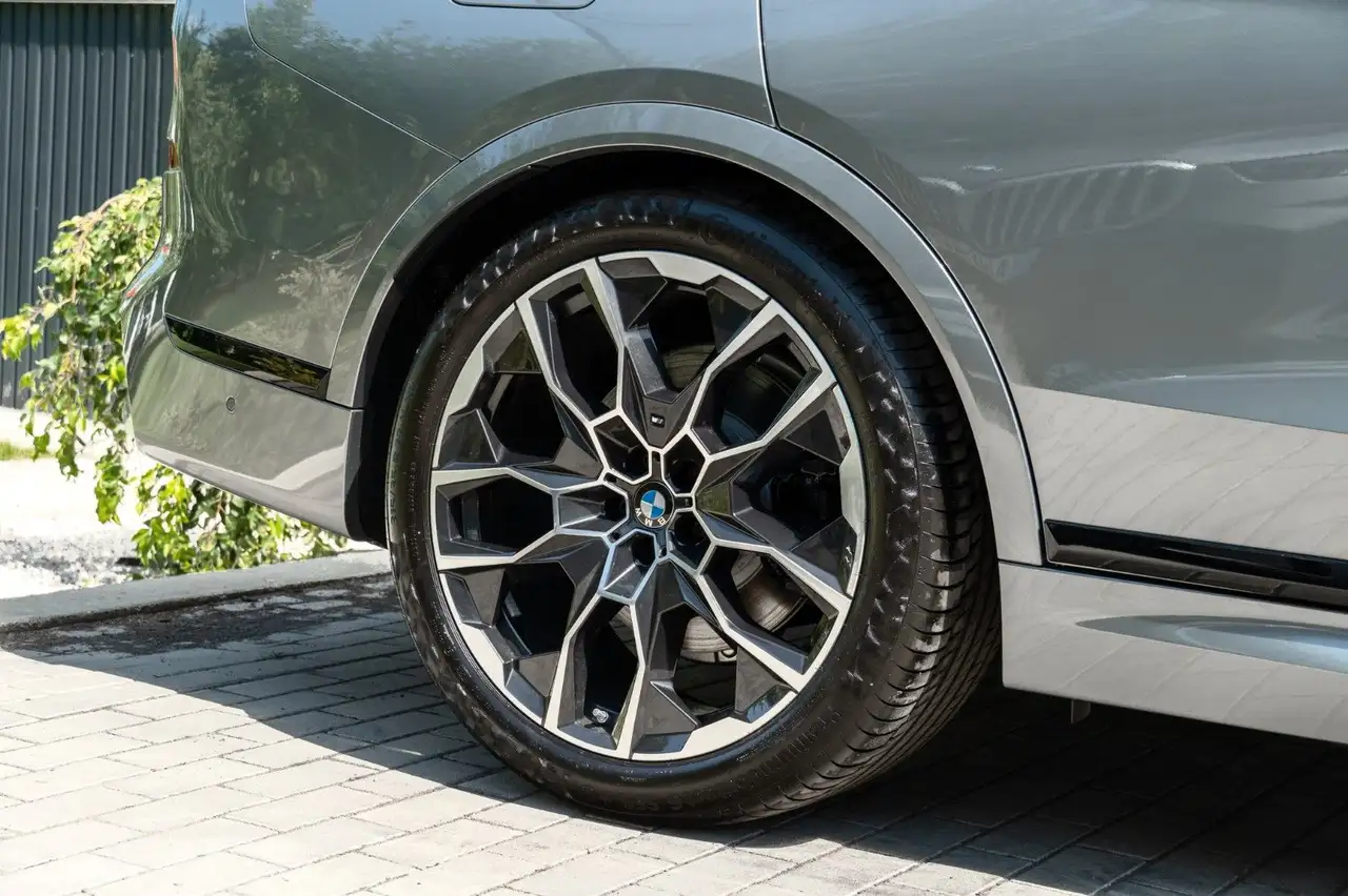 BMW X7 40d M SPORT.LUFTFE.SOFTC.PANO.360.AHK.5/100 10