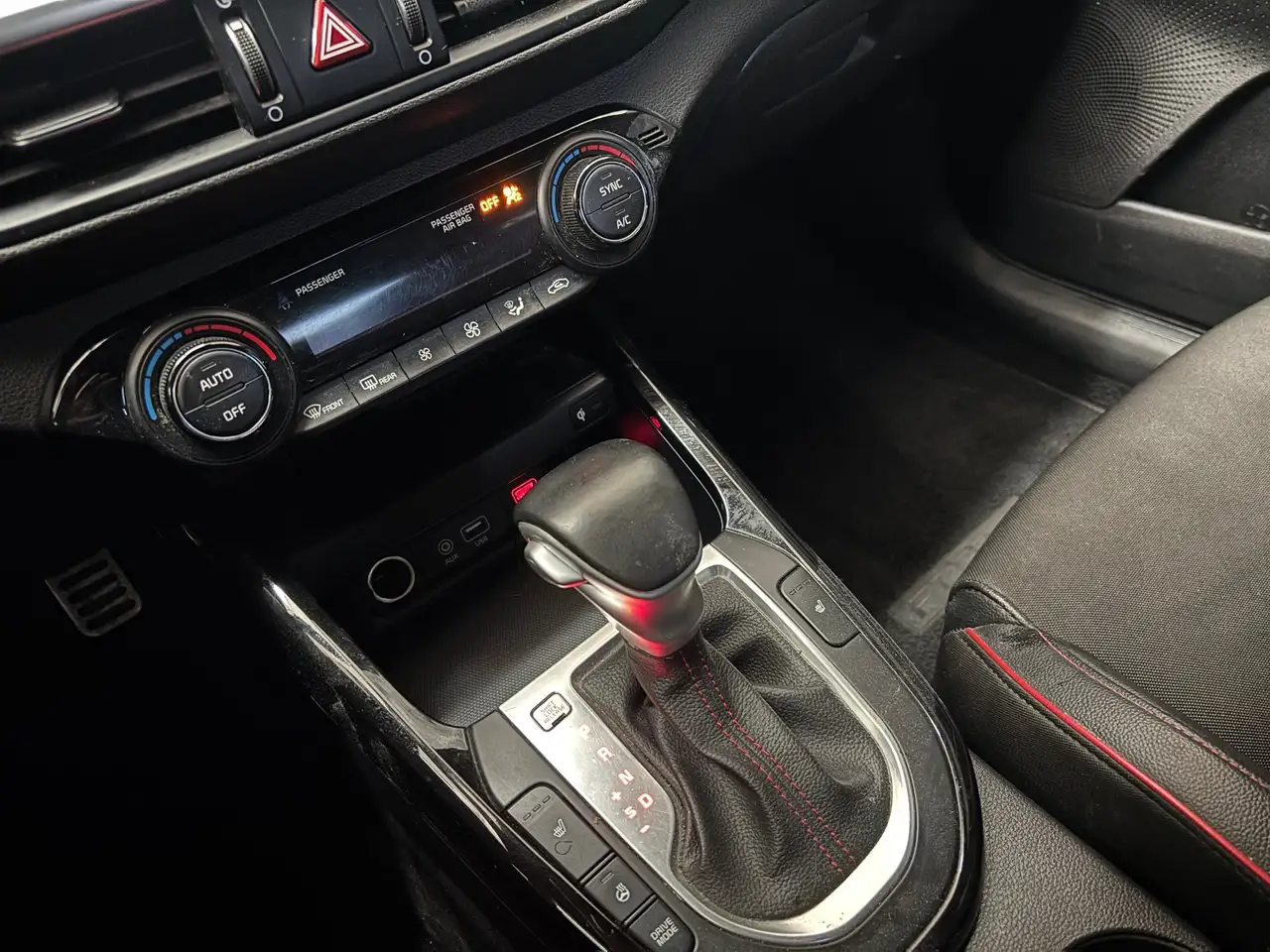 Kia Forte снимка Kia Forte