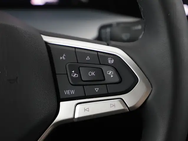 Volkswagen Golf view 14