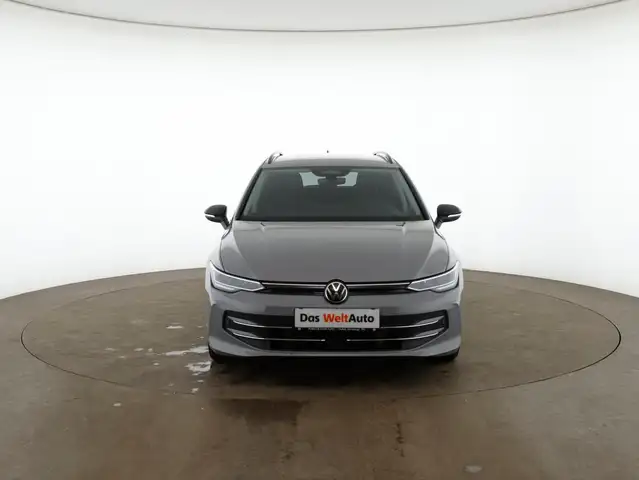 Volkswagen Golf view 3
