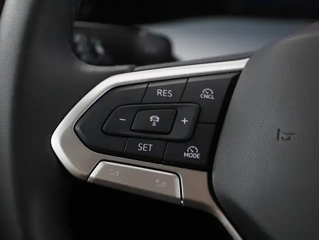Volkswagen Golf view 13