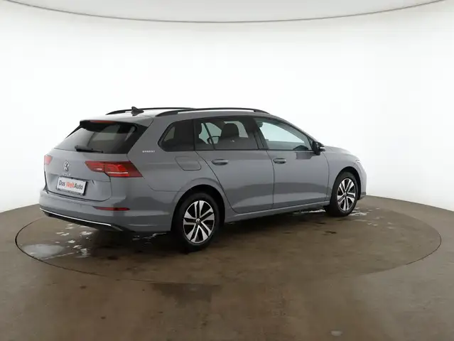 Volkswagen Golf view 4