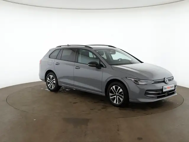 Volkswagen Golf view 2