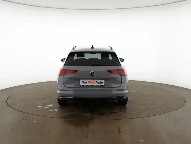 Volkswagen Golf view 6