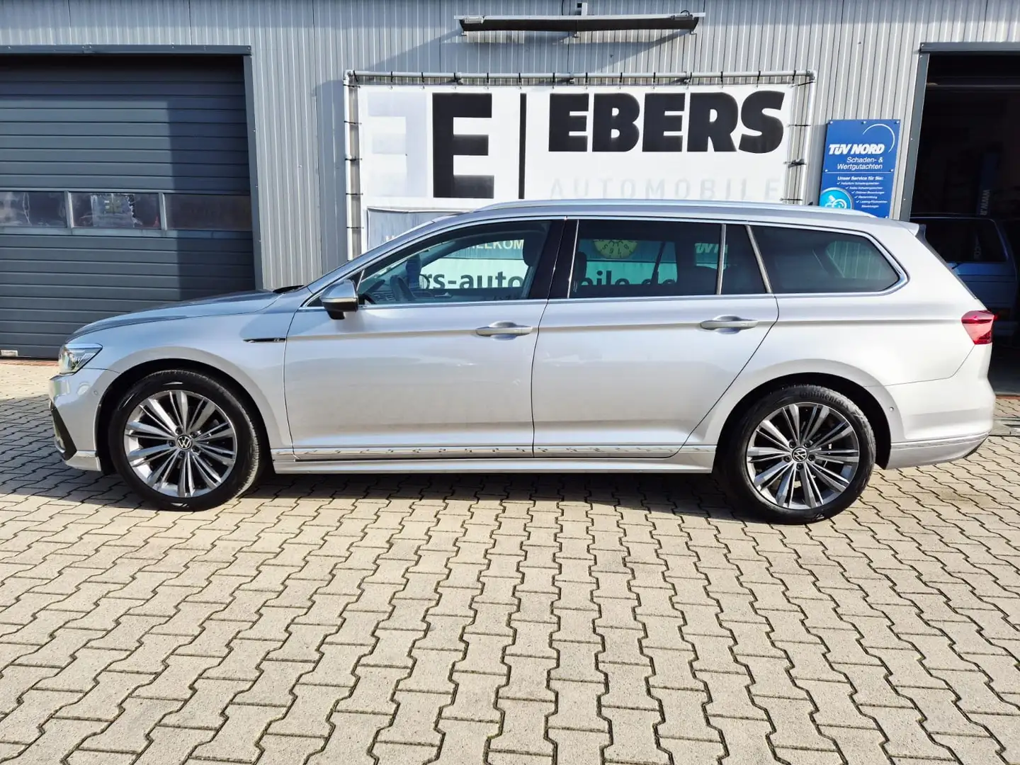 Volkswagen Passat Variant 2.0TDI R-Line DSG/ACC/AHK/RFK/MATRIX/SZHG Grau - 2