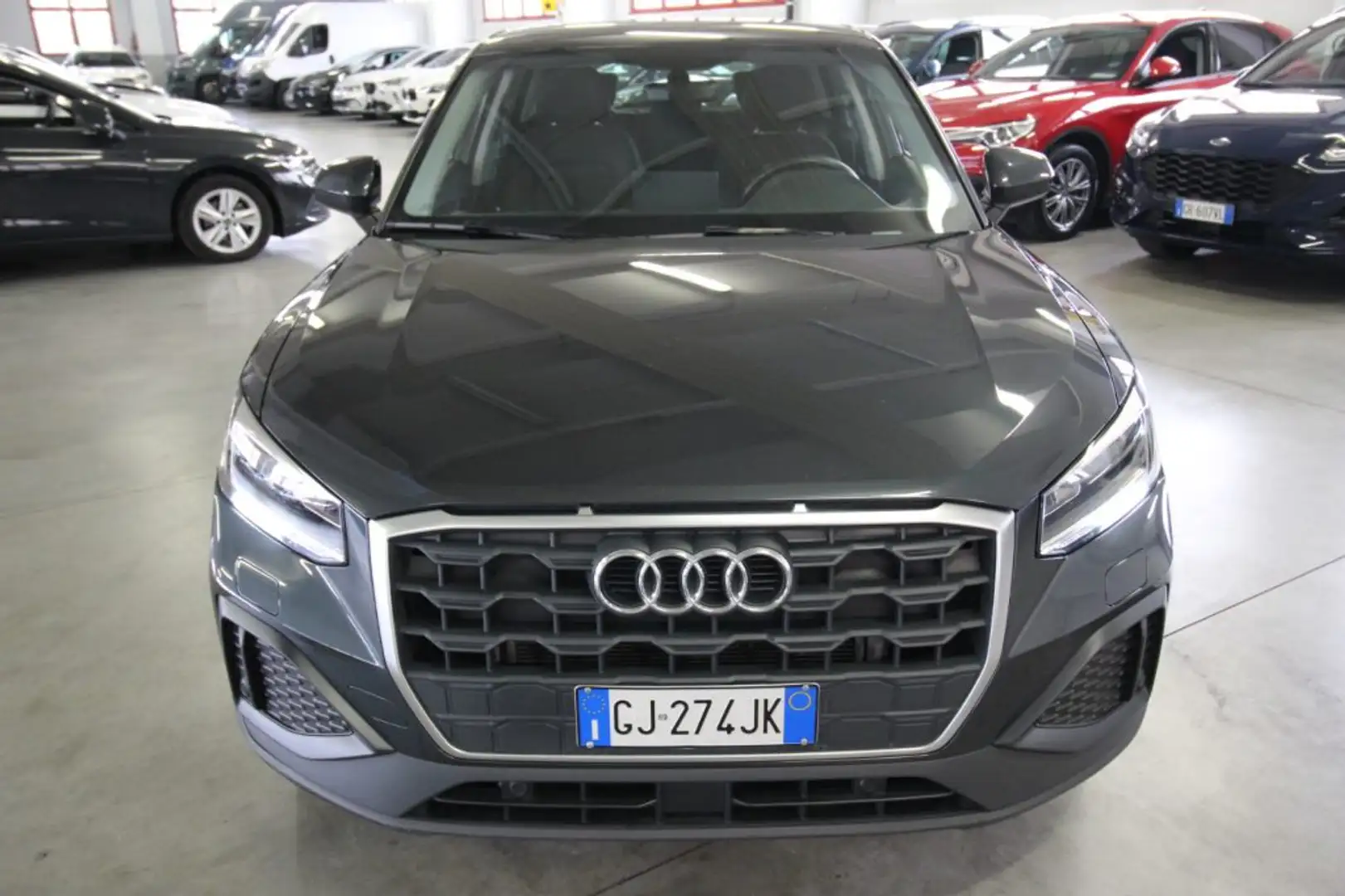 Audi Q2 30 TDI S-tronic Business 116CV Gris - 1