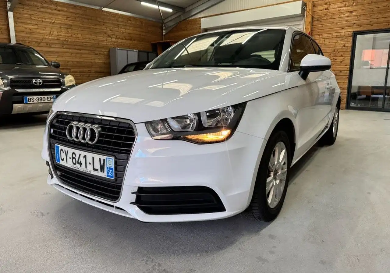 Audi A1 1.6 TDI 90ch FAP Ambiente garantie