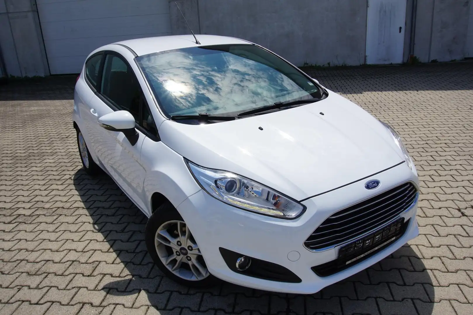 Ford Fiesta 1.5TDCi SHZ PDC Freisprech 2.Hd Bianco - 1