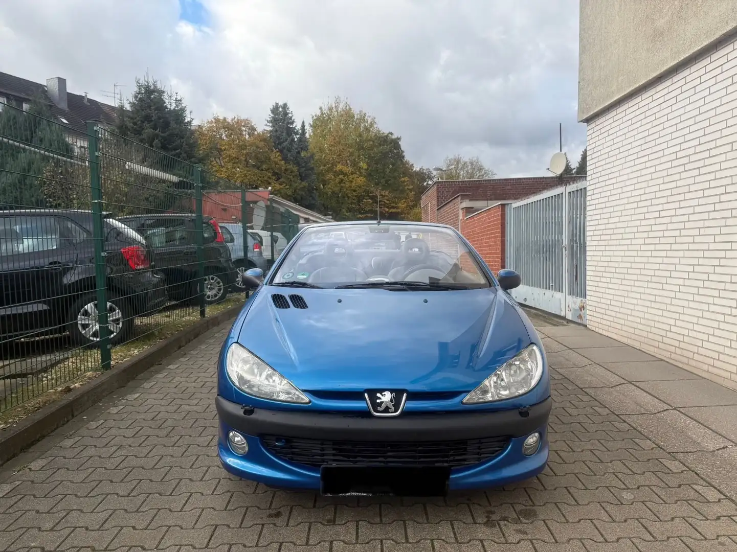 Peugeot 206 Cabriolet CC Platinum 1.HAND Blau - 2