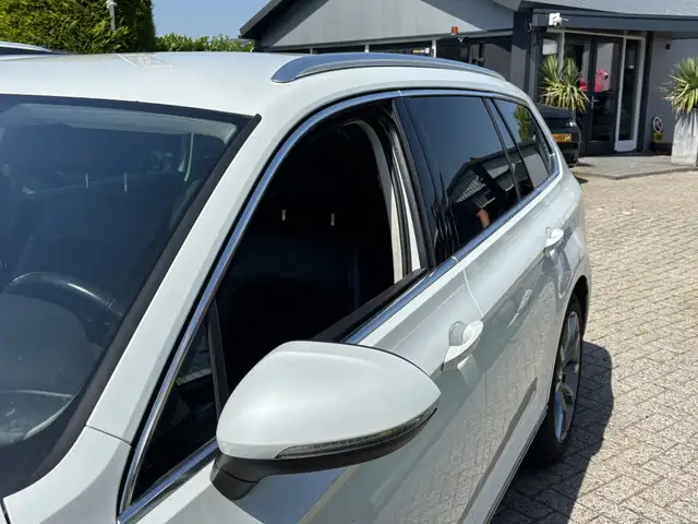 Volkswagen Passat view 7