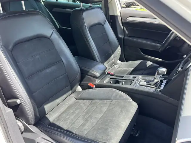 Volkswagen Passat view 13