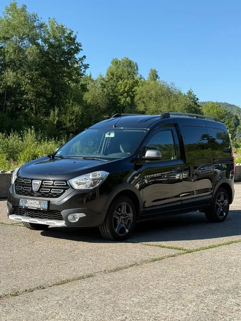 Dacia Dokker Stepway Celebration 1.er Hand/NAVI/PDC Negru - 1
