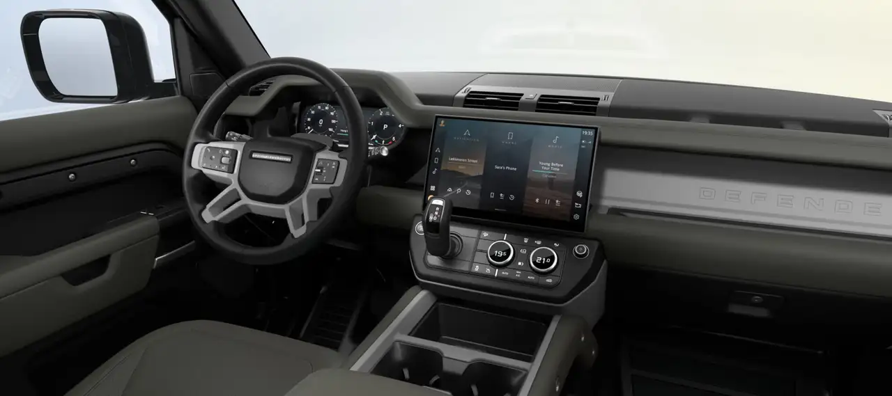Land Rover Defender 2026