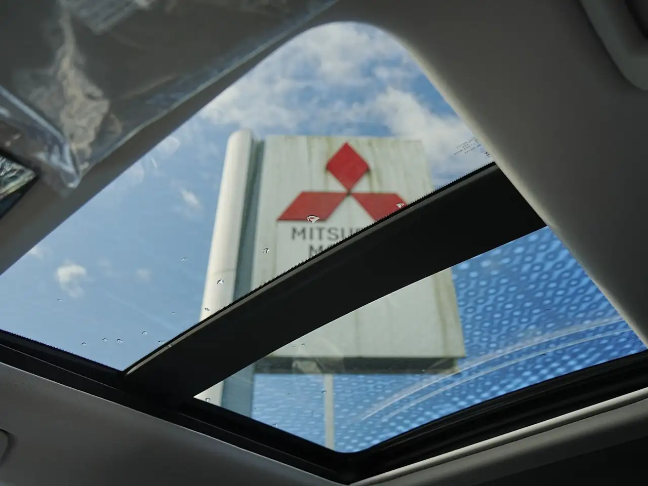 Mitsubishi Outlander снимка Mitsubishi Outlander
