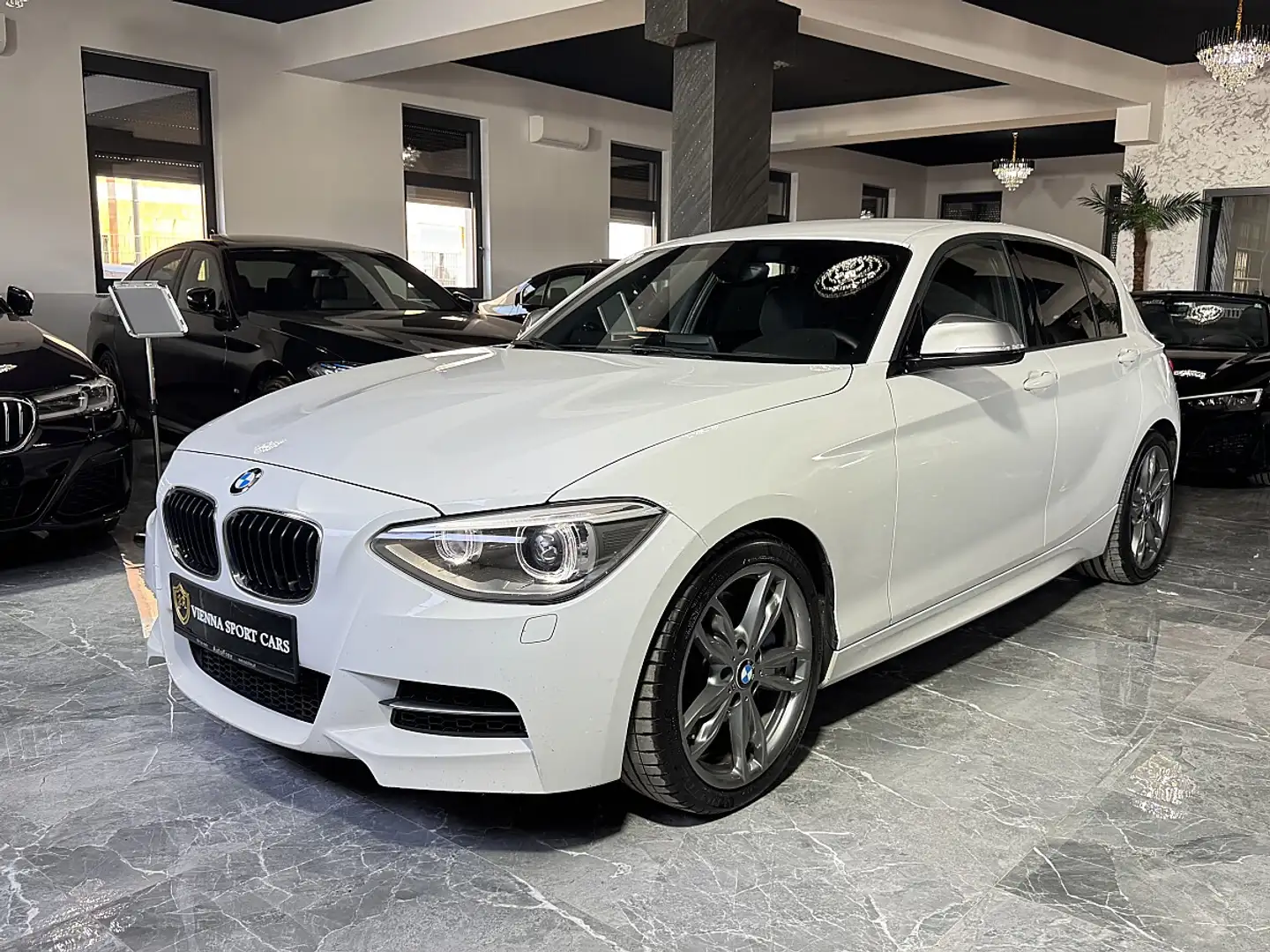BMW 135 M135i xDrive Aut.*Originalzustand* Weiß - 2