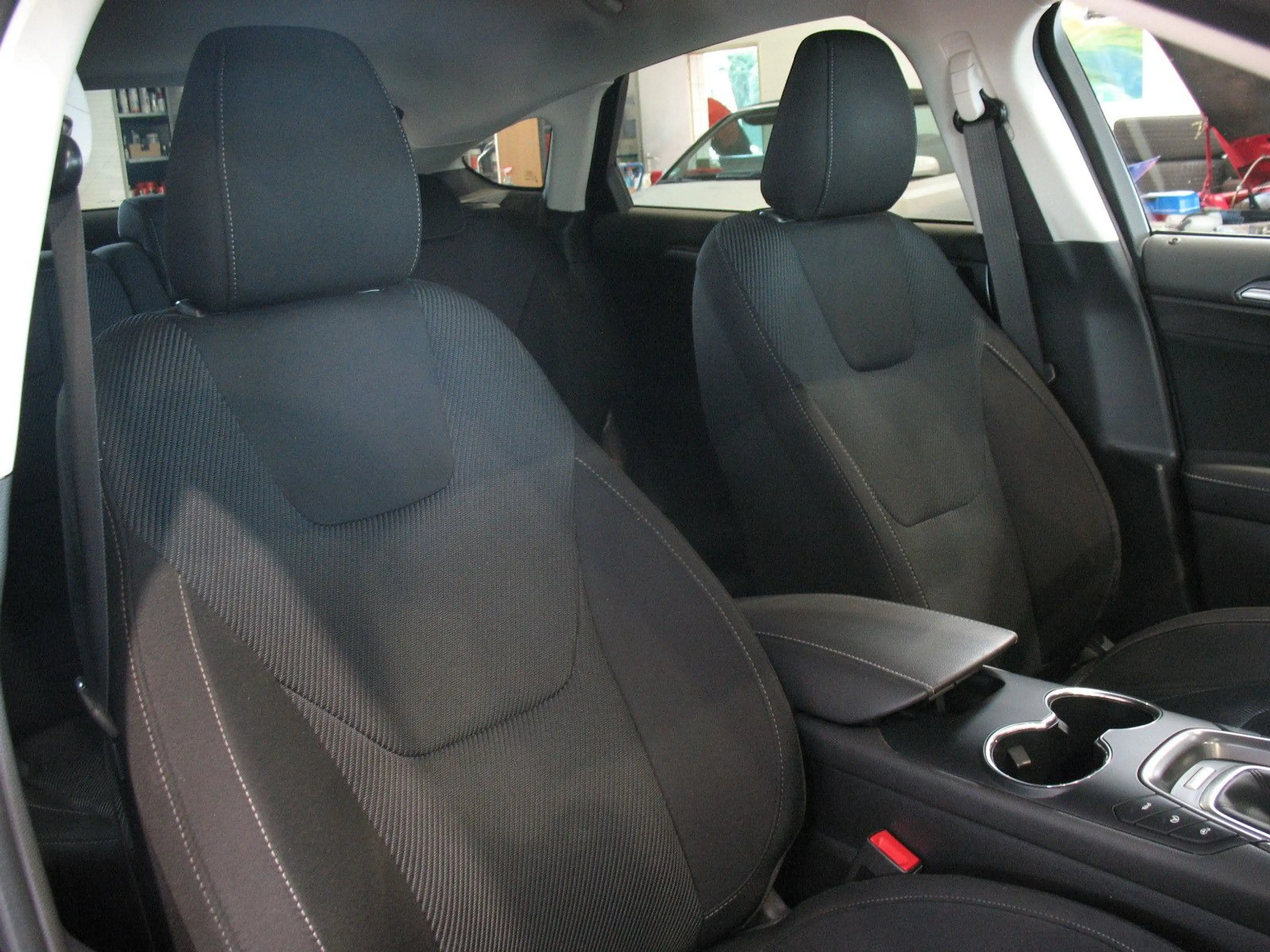 Ford Mondeo 1.5 EcoBoost Titanium *LED*NAVI*AHK* — photo 7