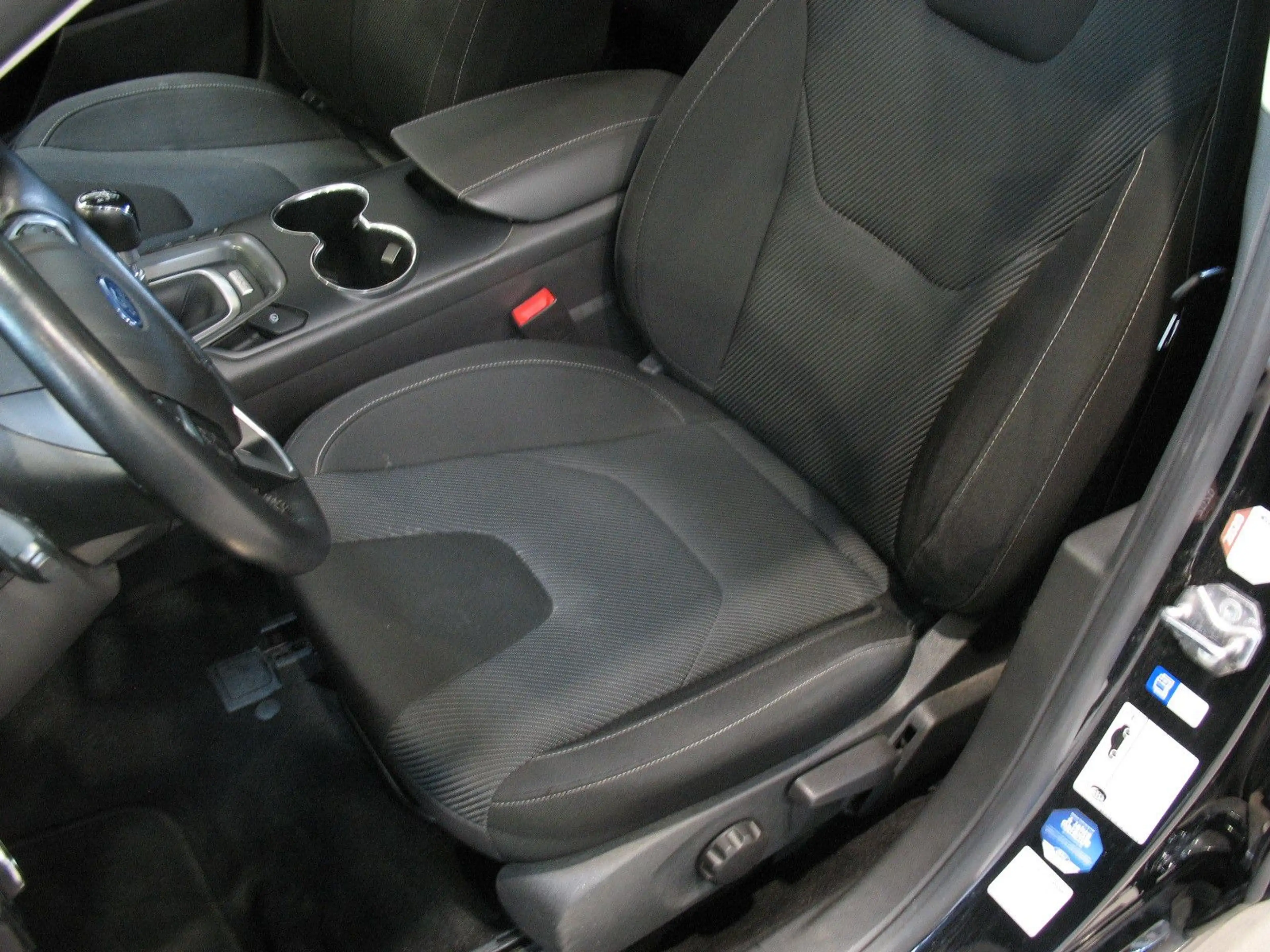 Ford Mondeo 1.5 EcoBoost Titanium *LED*NAVI*AHK* — photo 12