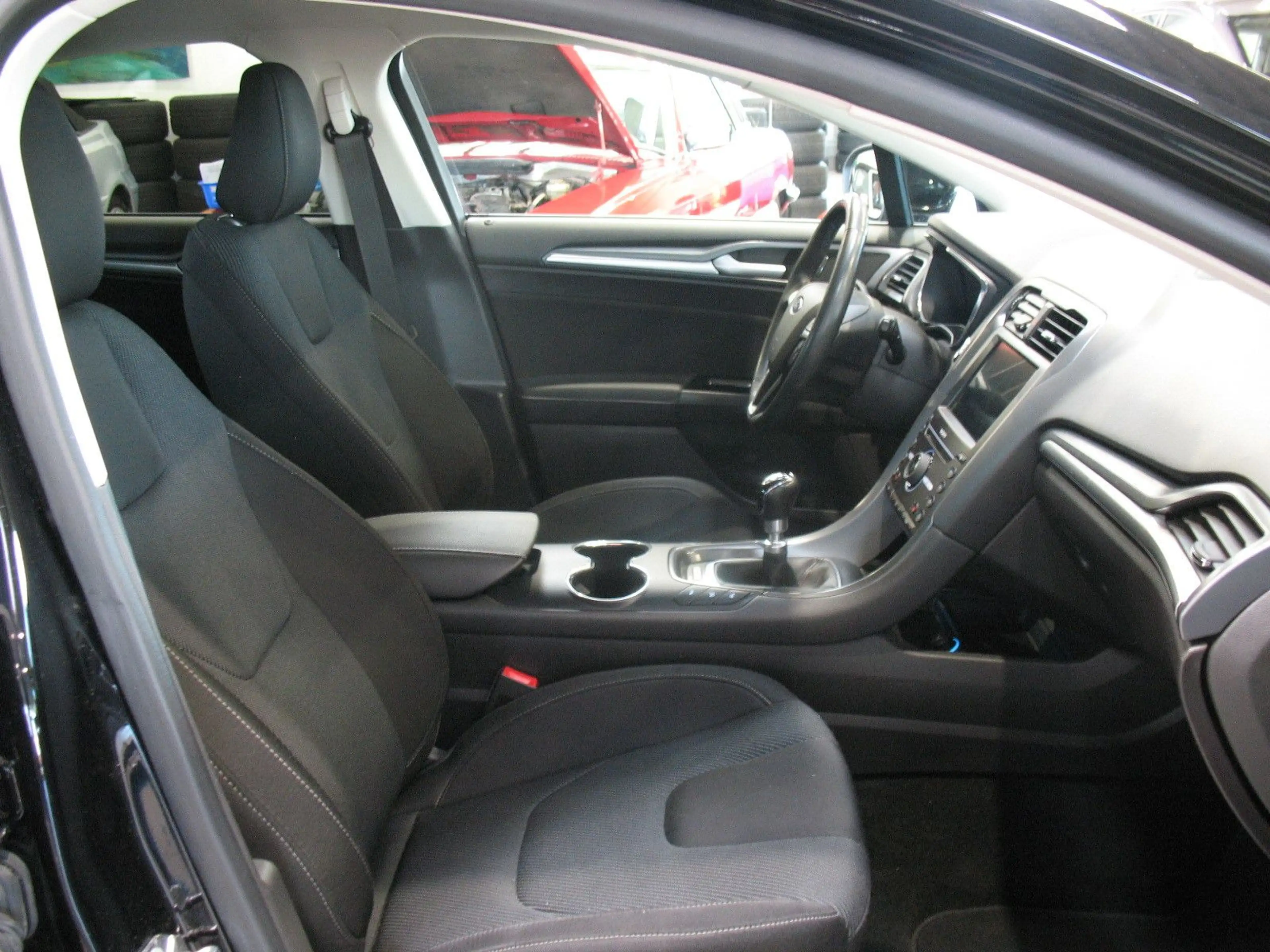 Ford Mondeo 1.5 EcoBoost Titanium *LED*NAVI*AHK* — photo 8