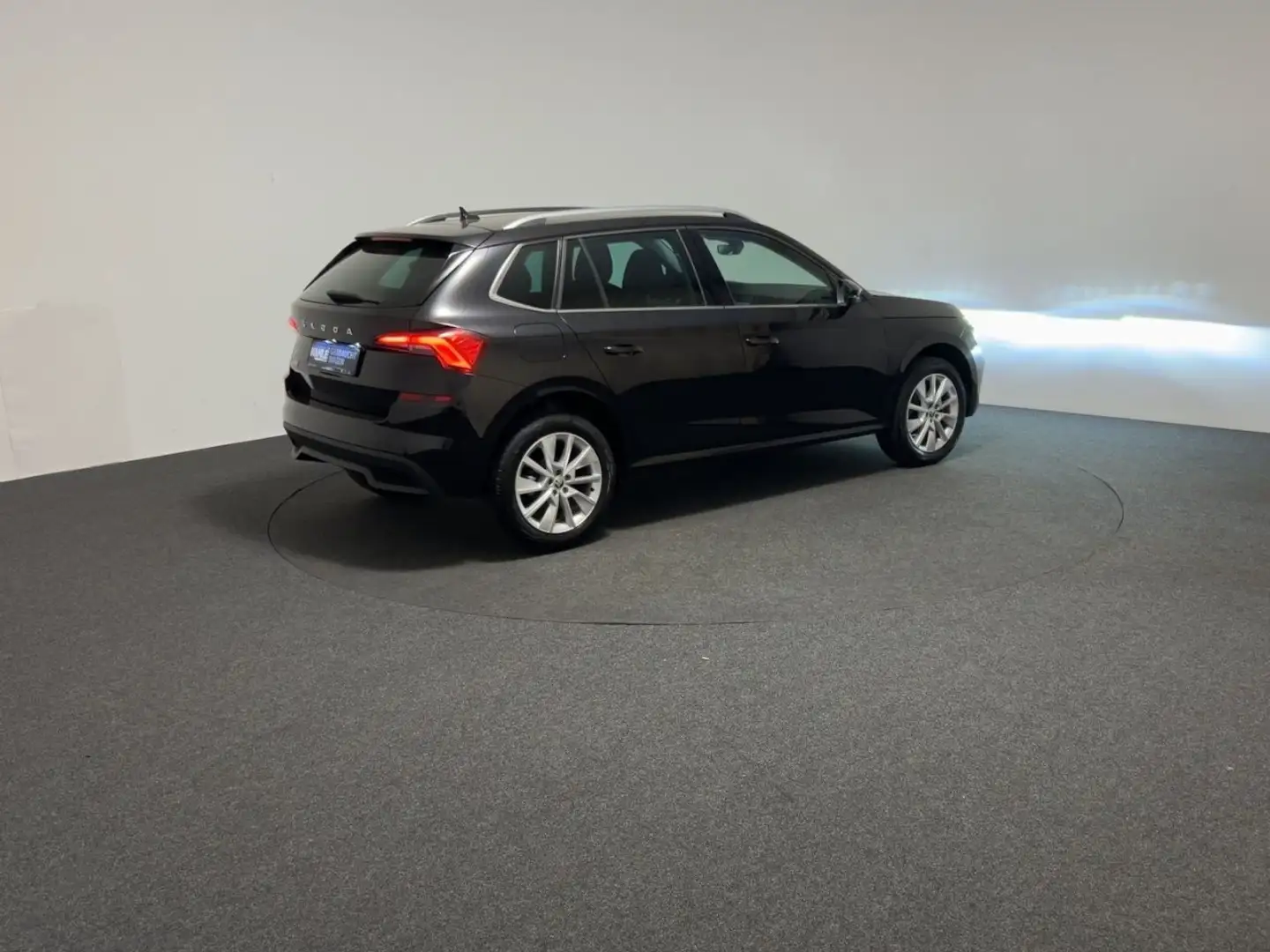 Skoda Kamiq Style 1.0TSI Klima PDC SitzHzg Klima Einparkhilfe Schwarz - 2